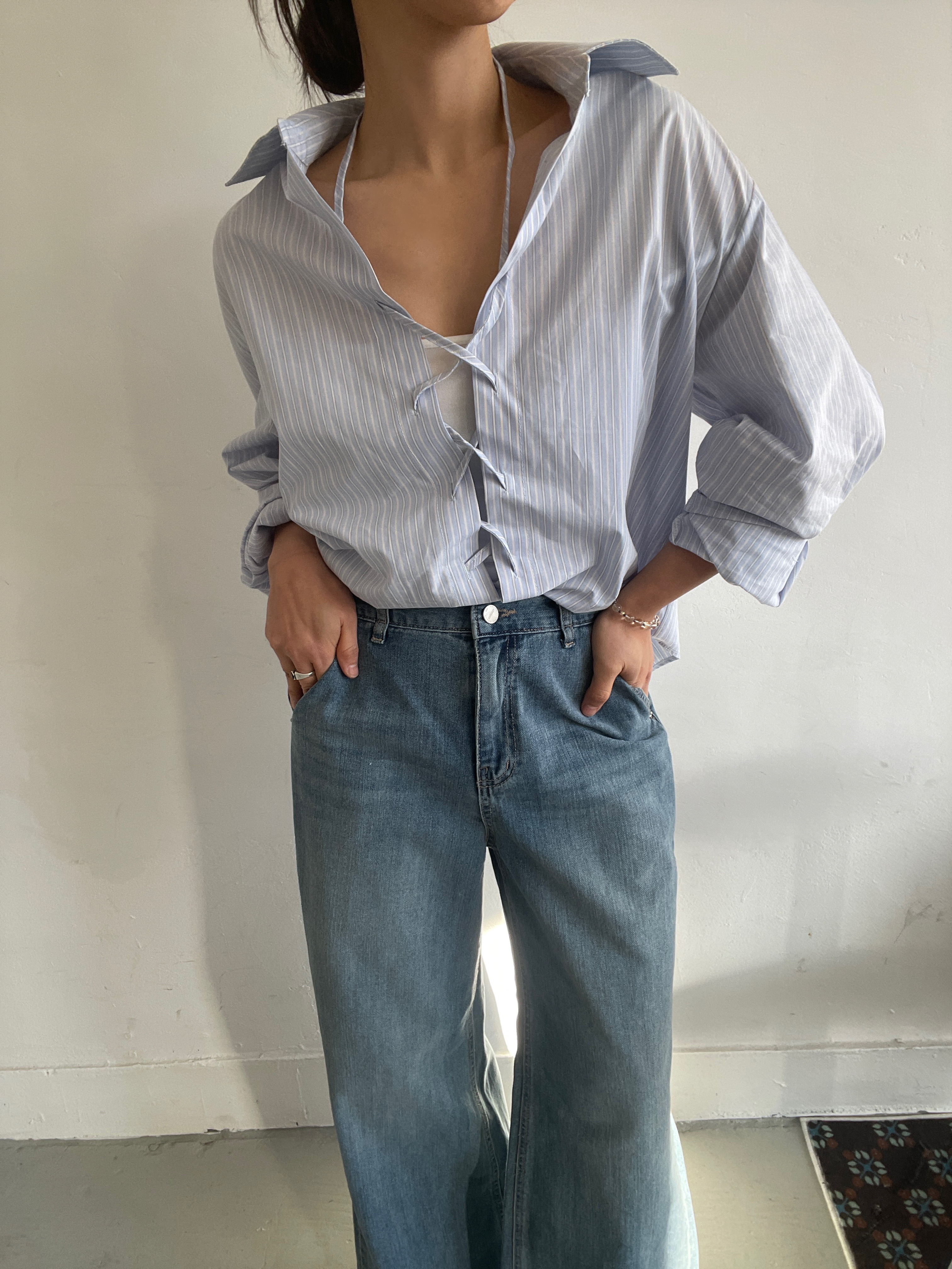 コットンストラップカラーオーバーサイズルーズコサージュストライプシャツ | 詳細画像9