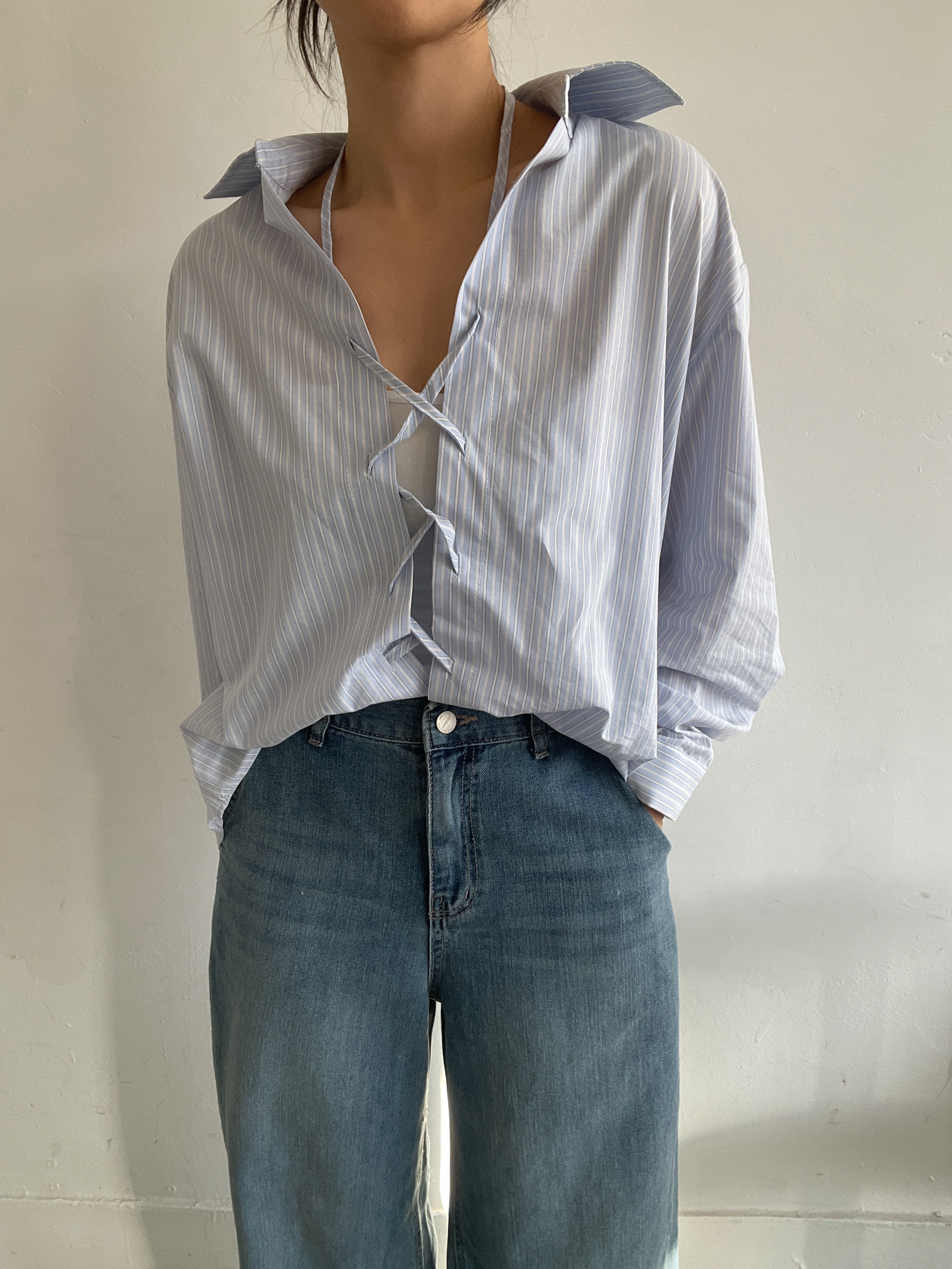 コットンストラップカラーオーバーサイズルーズコサージュストライプシャツ | 詳細画像12