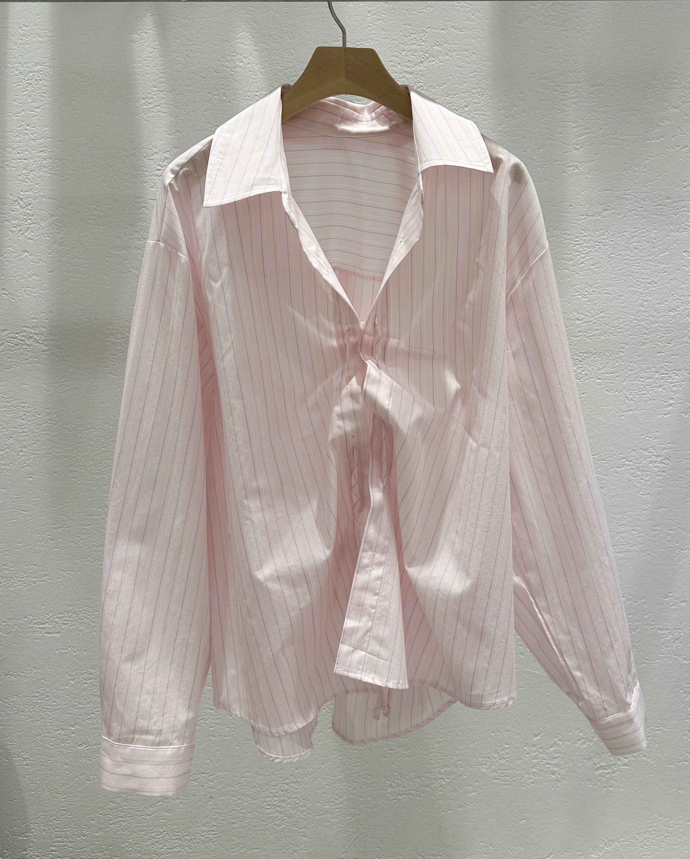 コットンストラップカラーオーバーサイズルーズコサージュストライプシャツ | 詳細画像18