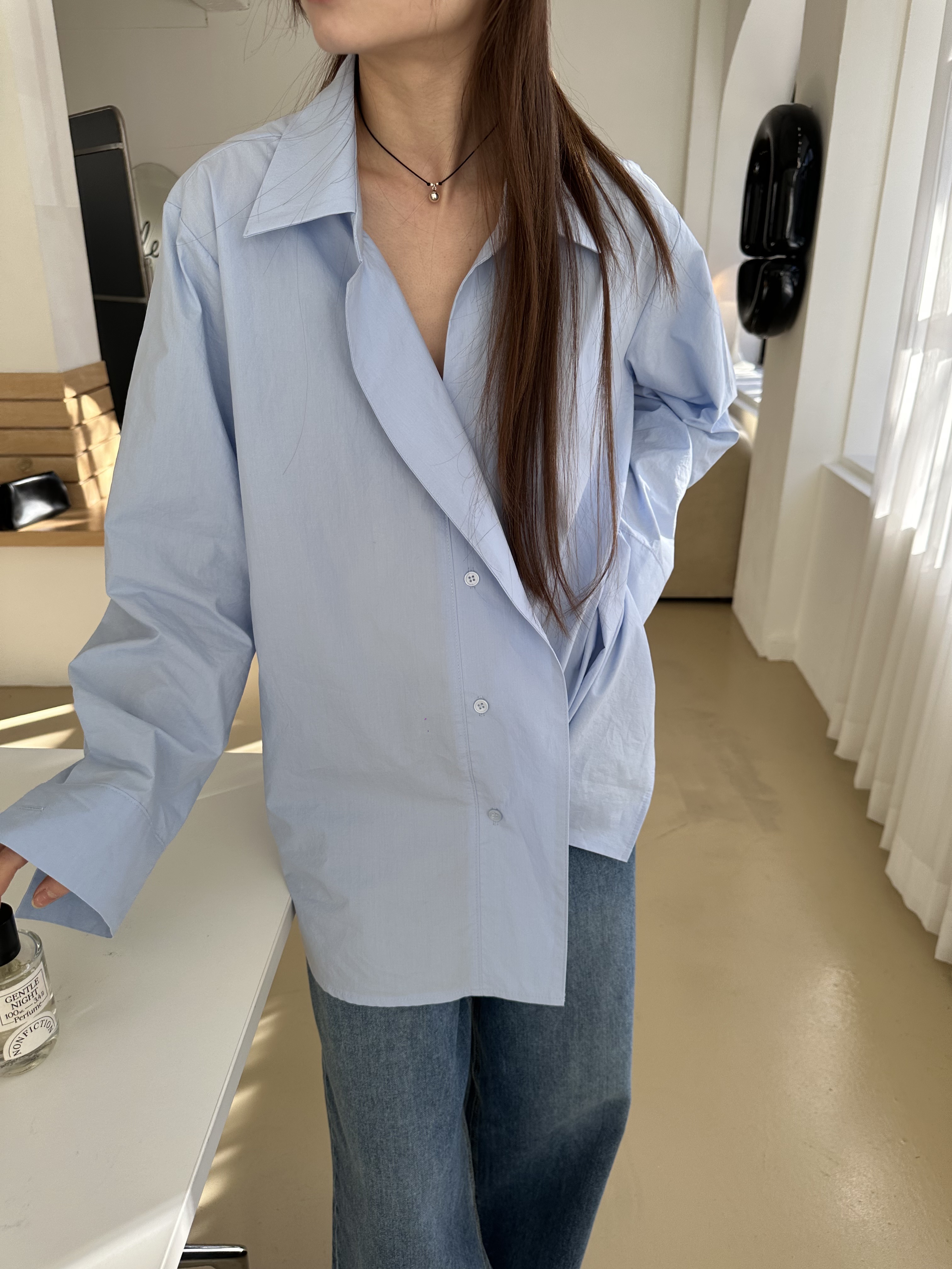 コットンボタンカラーオーバーサイズルーズ長袖ボタンスリーブ無地シャツ | 詳細画像2