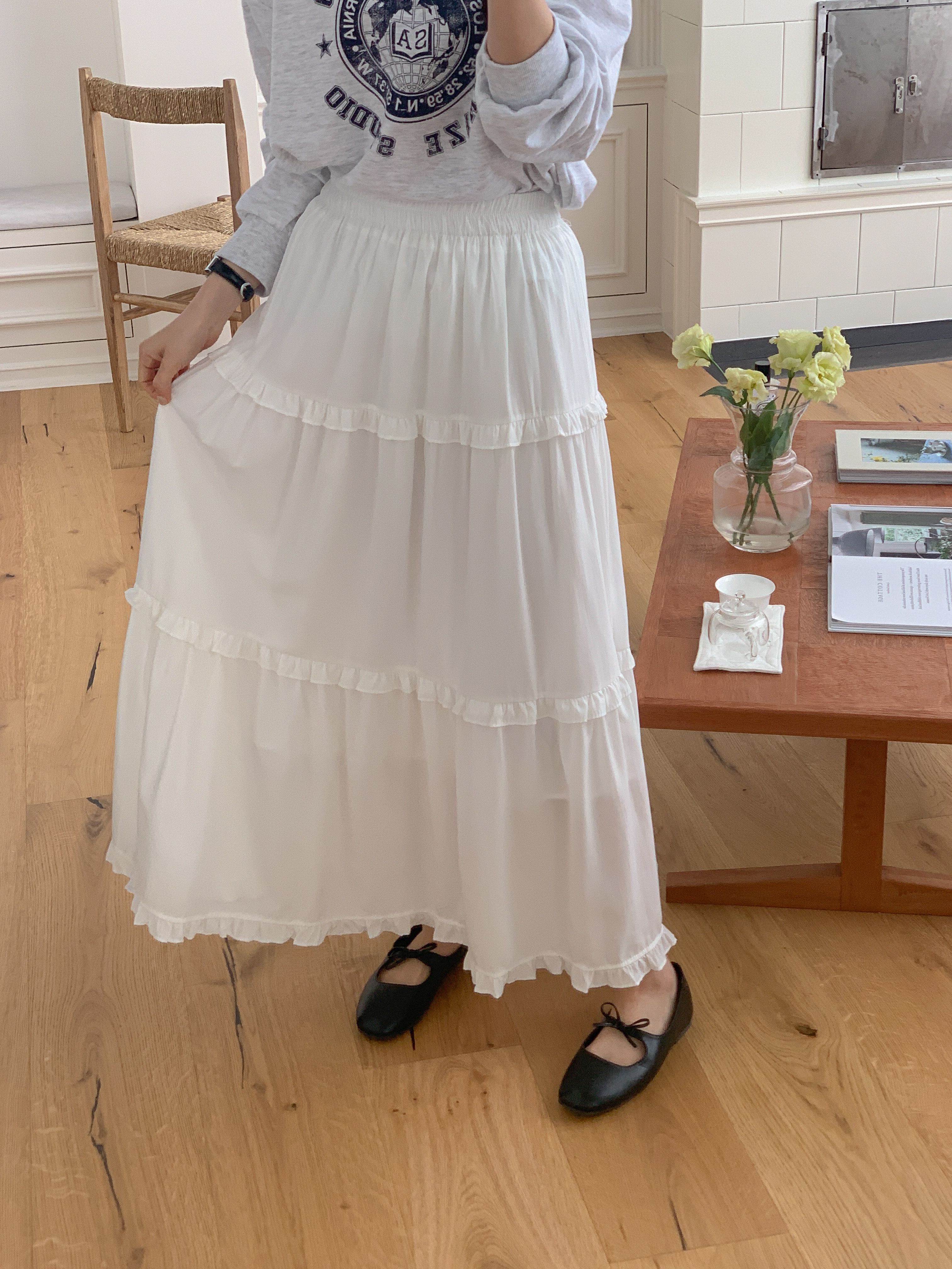 シャーリングフリルティアードウエストゴムフレア無地スカート | 詳細画像4