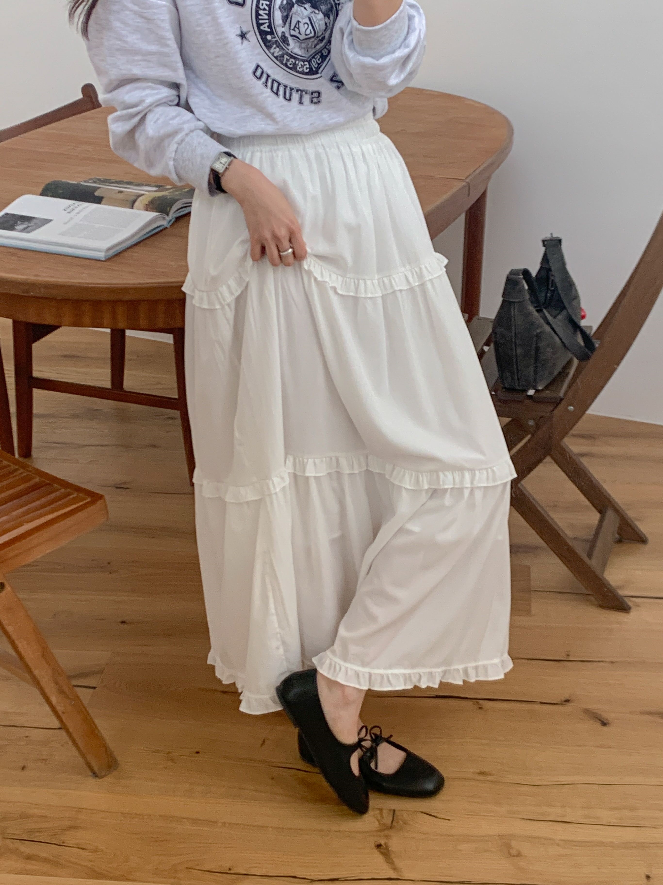 シャーリングフリルティアードウエストゴムフレア無地スカート | 詳細画像10