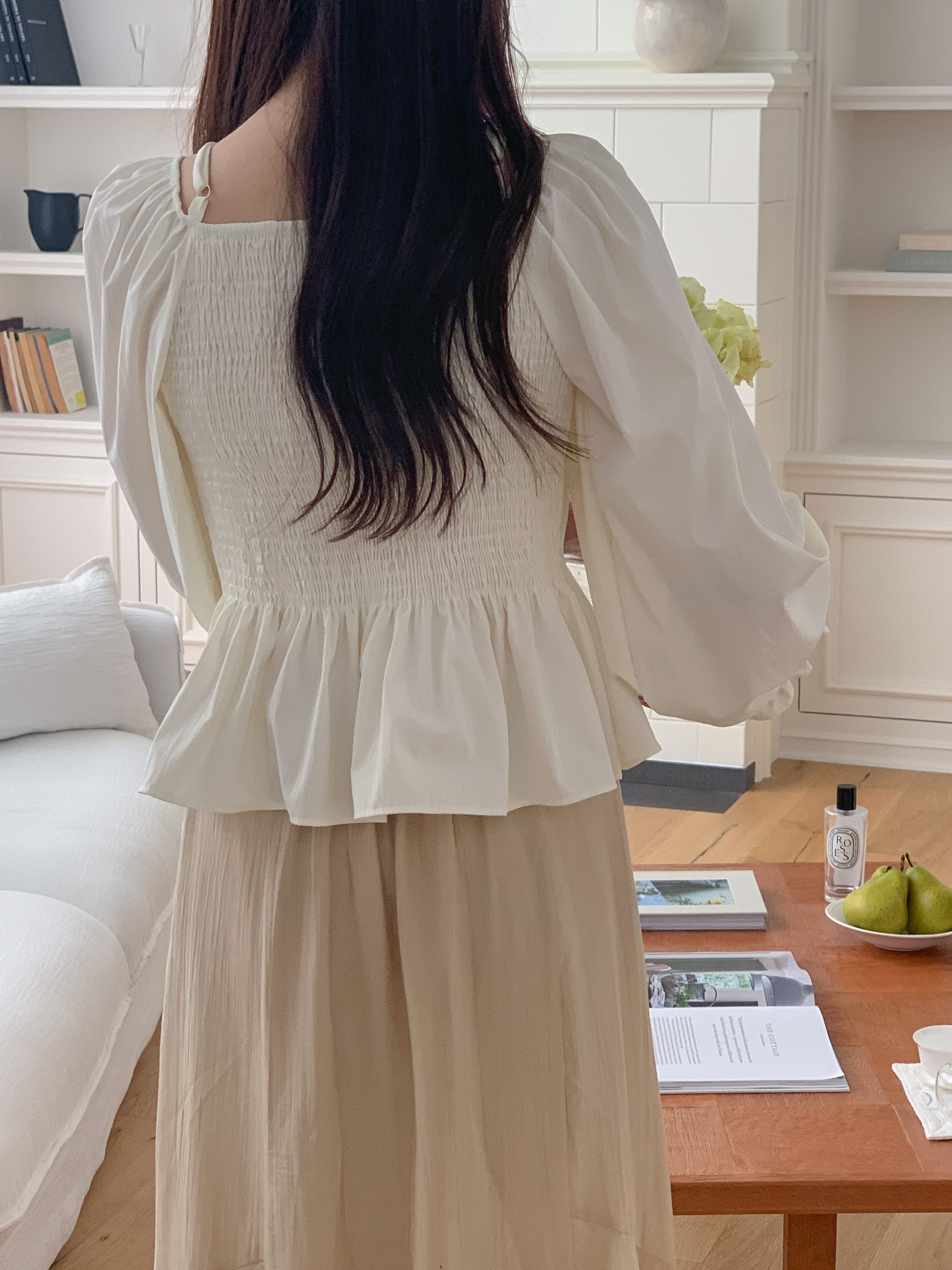 オフショルダーシャーリングドローストリングフリルパフスリーブ長袖フレアセミクロップド無地ブラウス | 詳細画像8