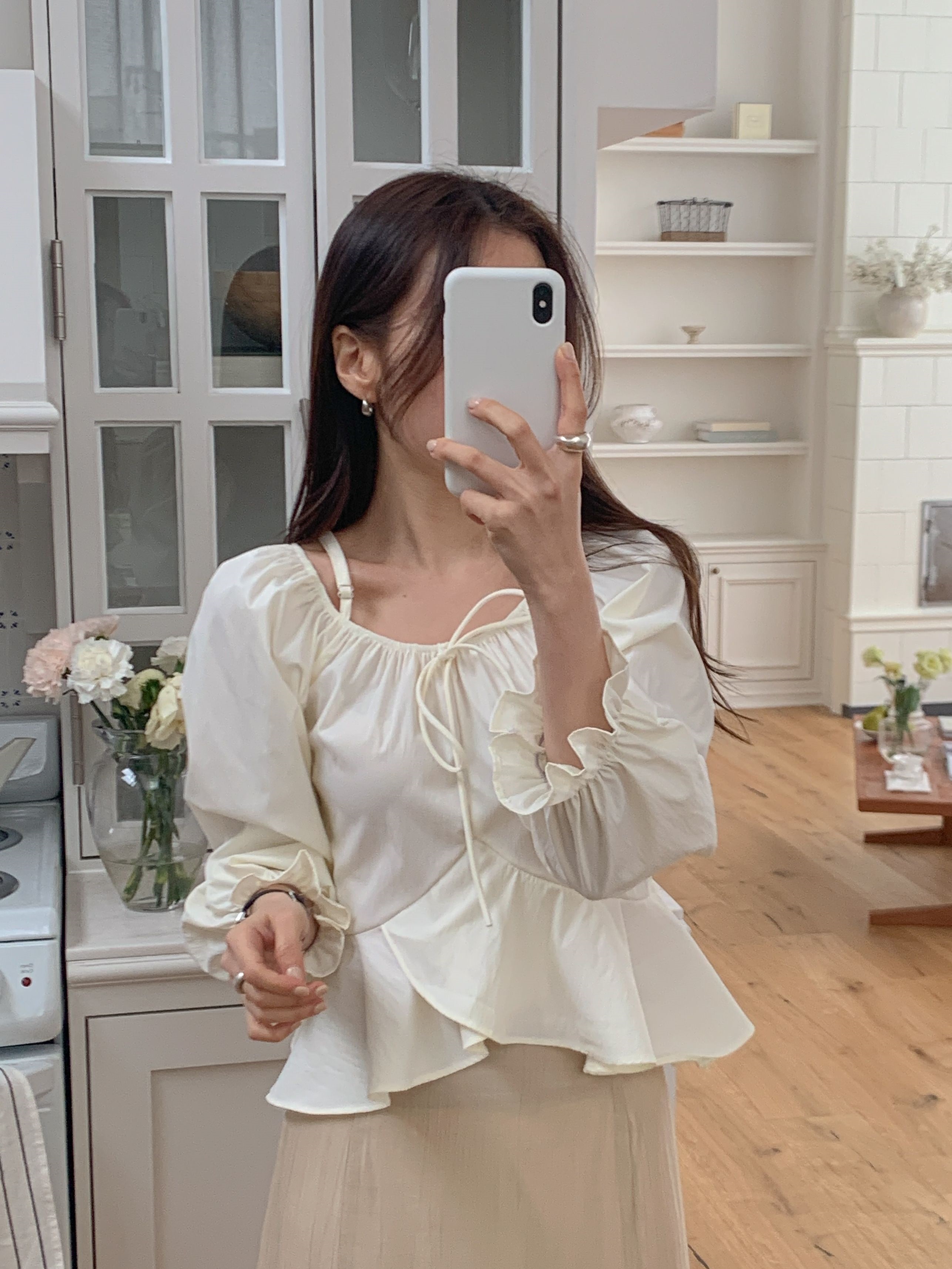 オフショルダーシャーリングドローストリングフリルパフスリーブ長袖フレアセミクロップド無地ブラウス | 詳細画像10