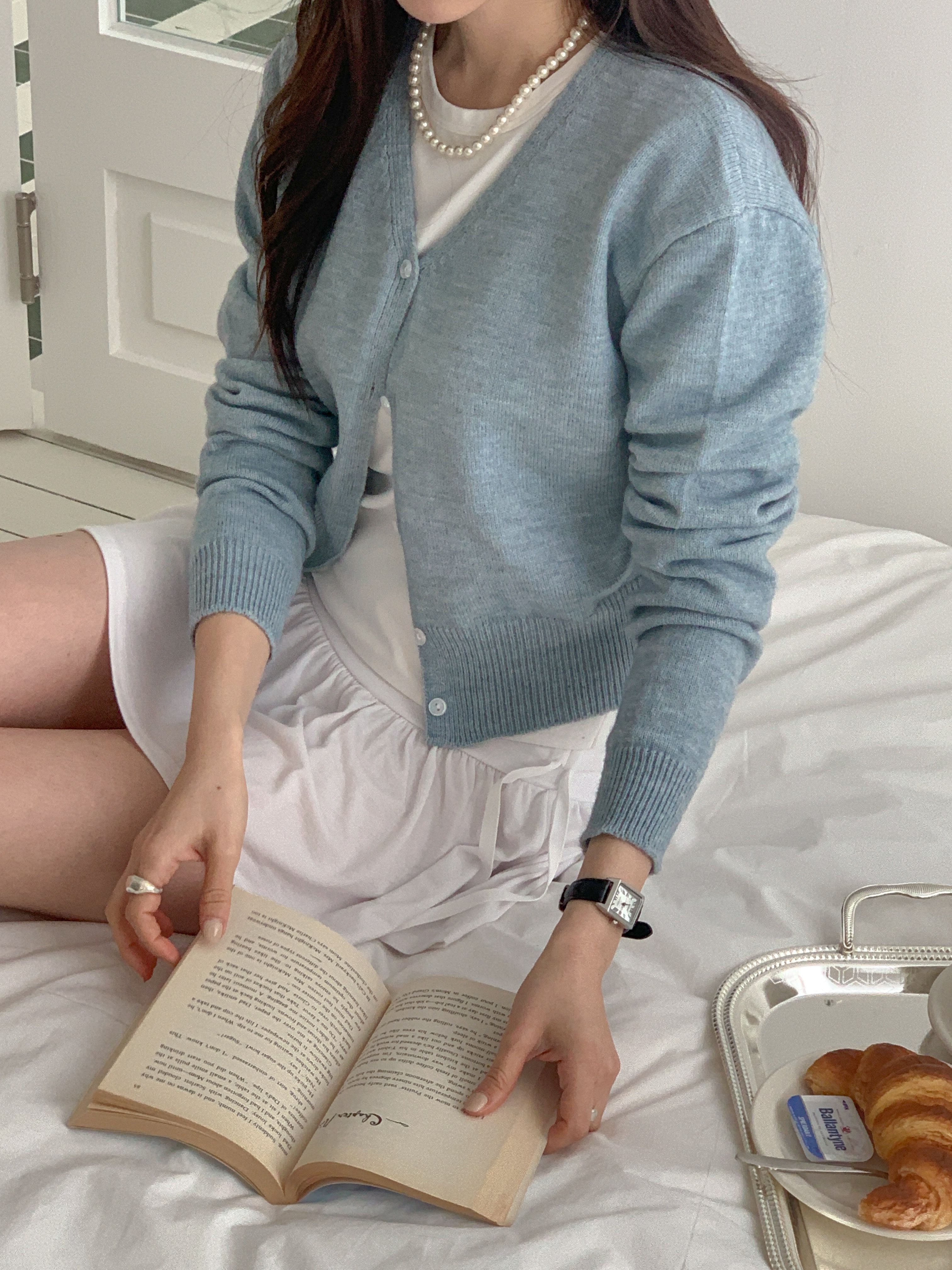 ボタンVネックルーズ長袖セミクロップド無地カーディガン | 詳細画像5