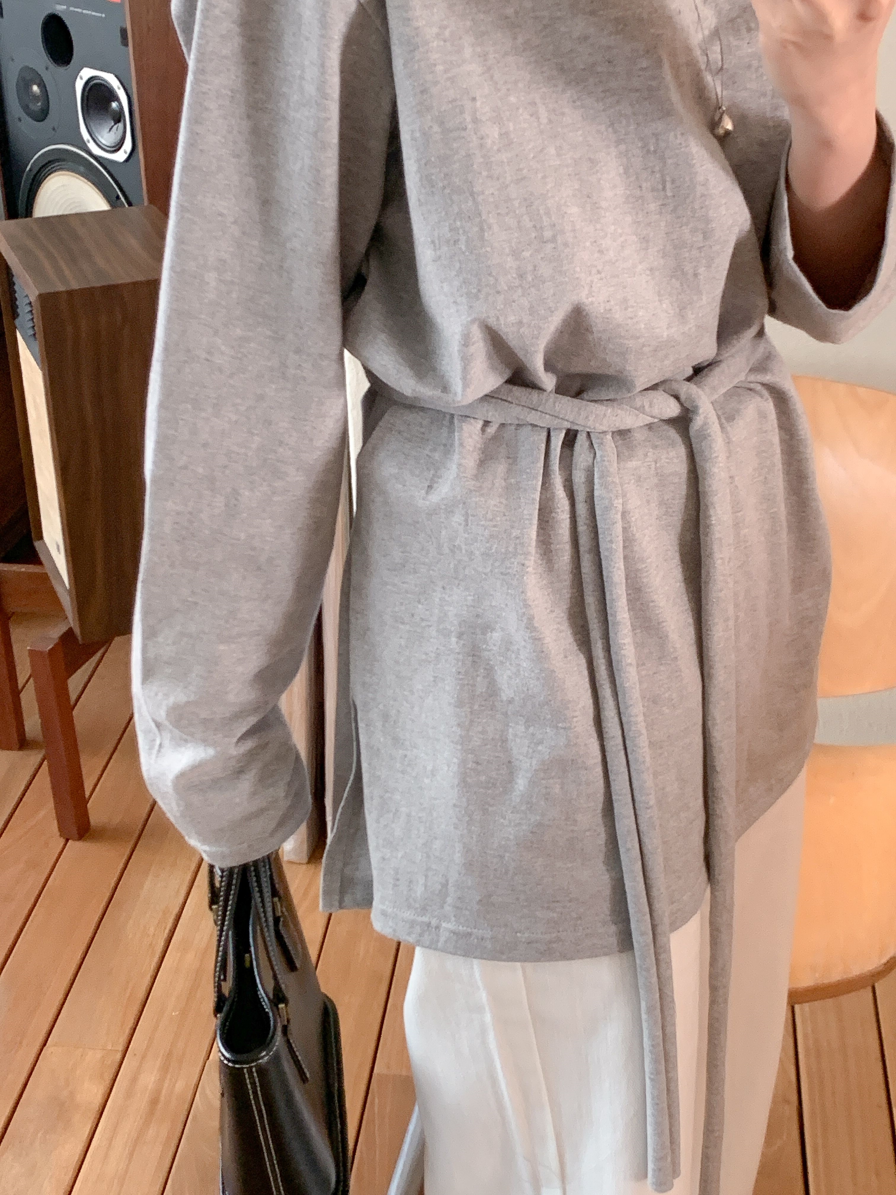 コットンストラップラウンドネックオーバーサイズボクシーロングルーズ長袖無地Tシャツ | 詳細画像8