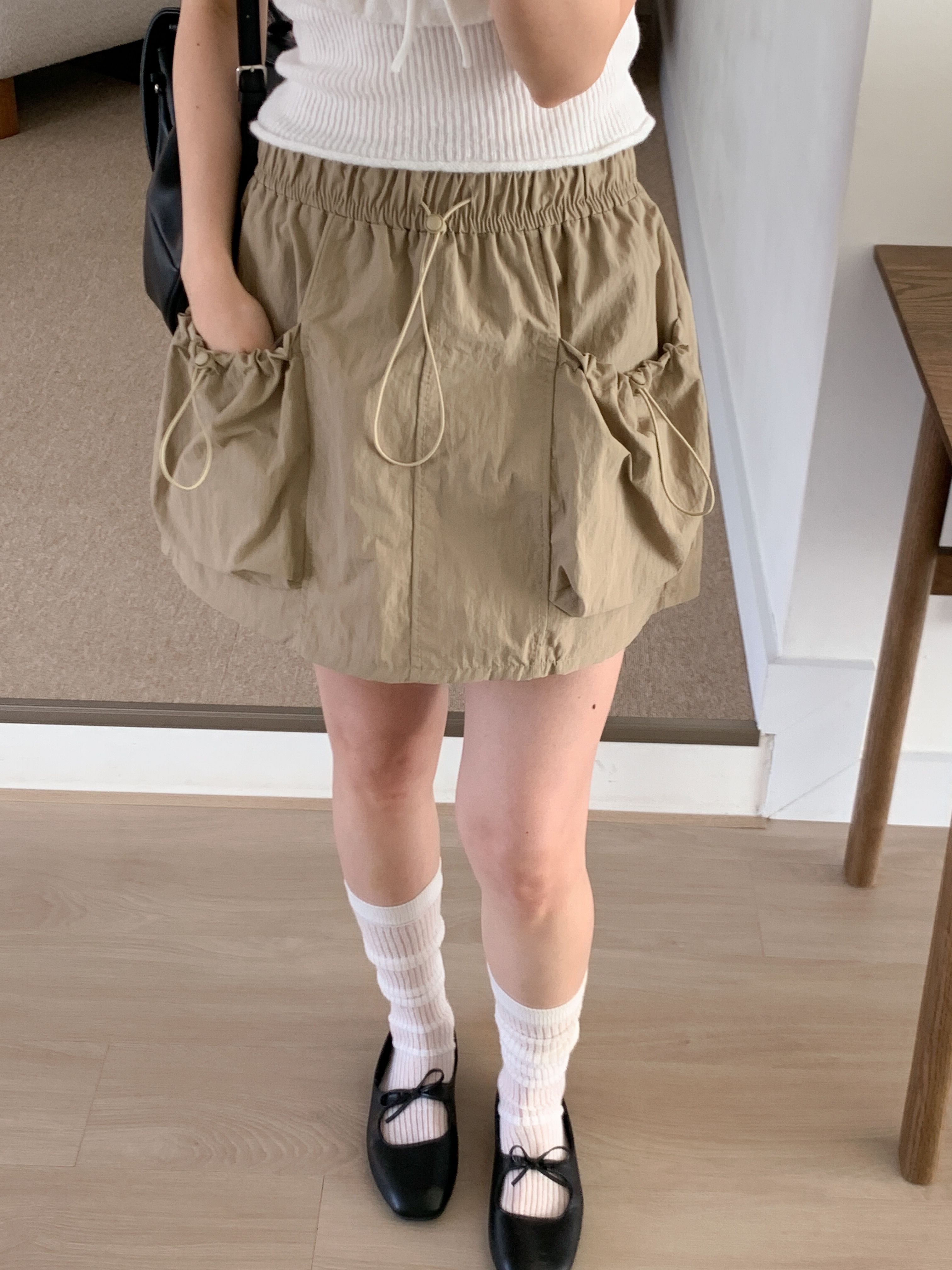 シャーリングラインウエストゴムドローコードアウトポケットミニ無地スカート | 詳細画像8