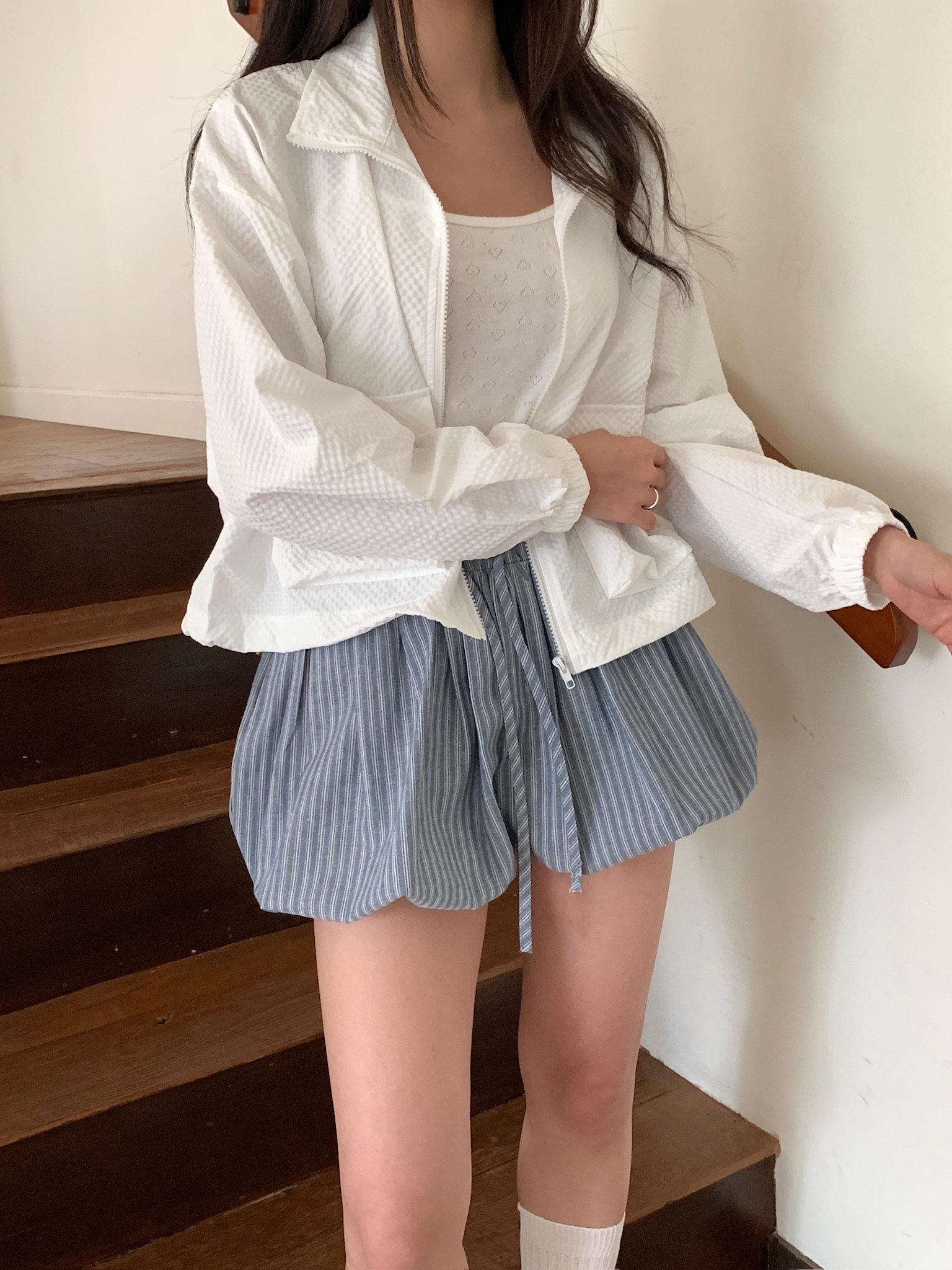 ナイロンジップアップクロップドルーズ長袖フラップポケットエンボスジャンパー | 詳細画像8