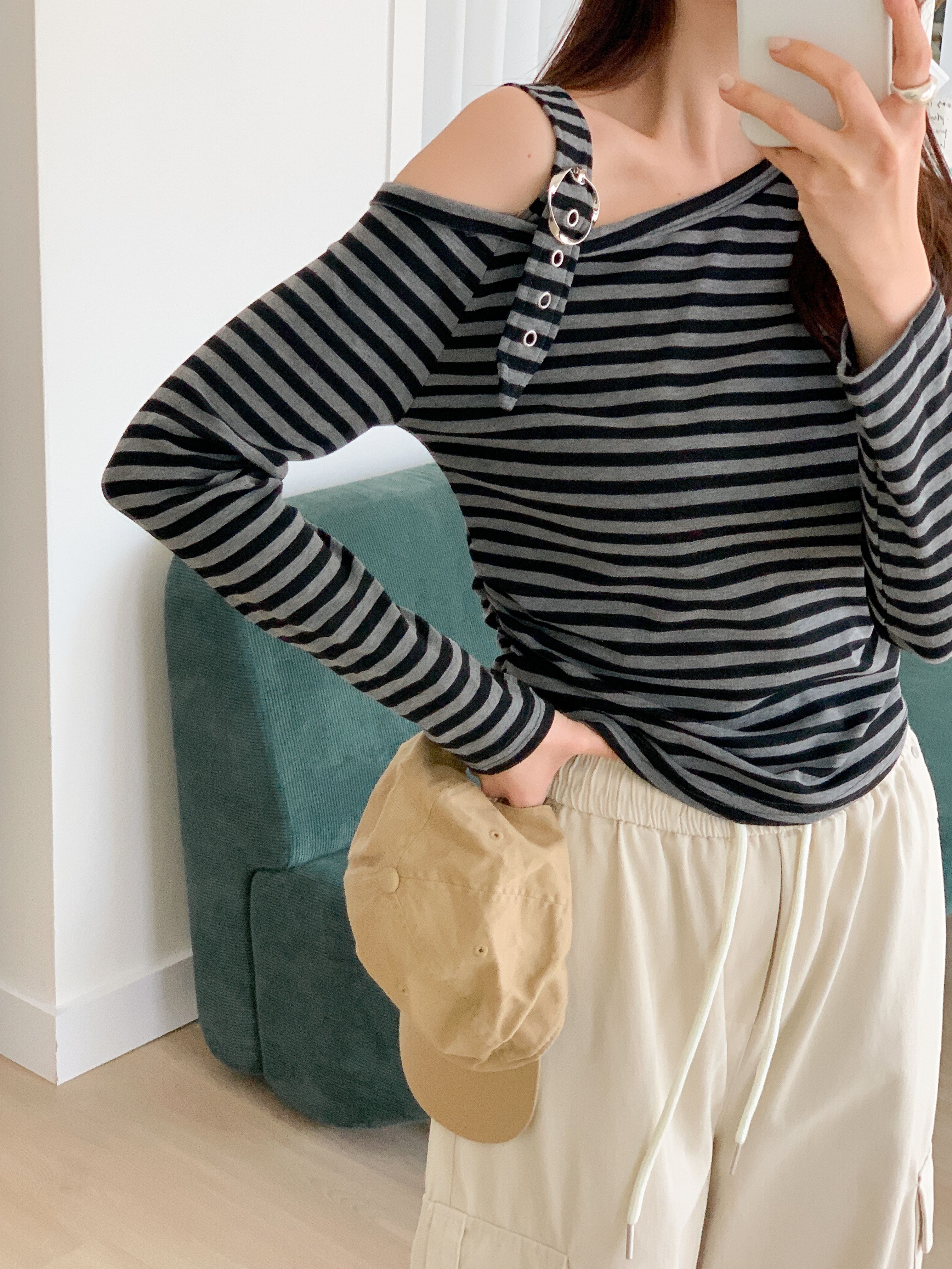 ワンショルダーアンバランスネックバックルシャーリングルーズ長袖ボーダーTシャツ | 詳細画像4