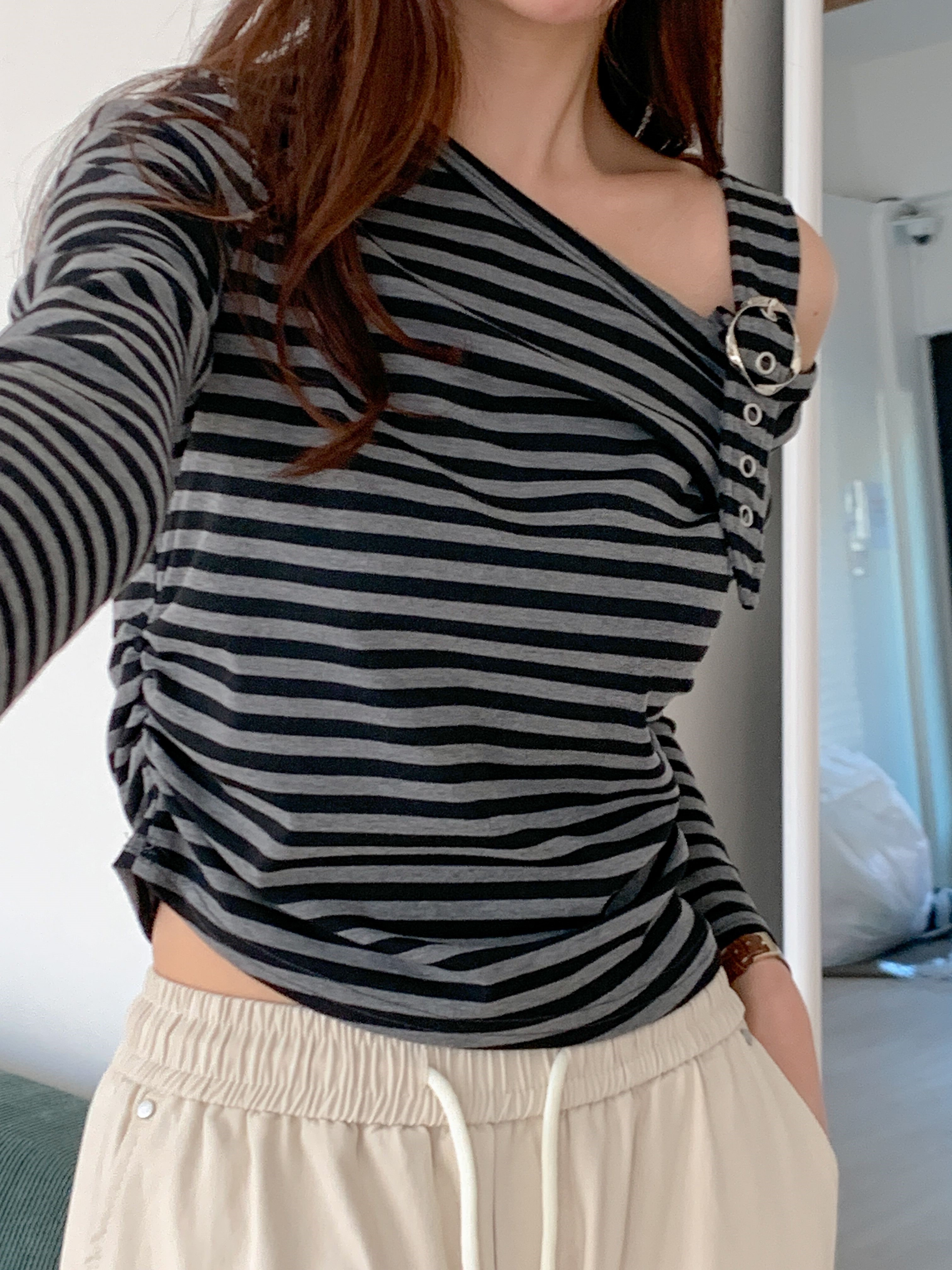 ワンショルダーアンバランスネックバックルシャーリングルーズ長袖ボーダーTシャツ | 詳細画像6