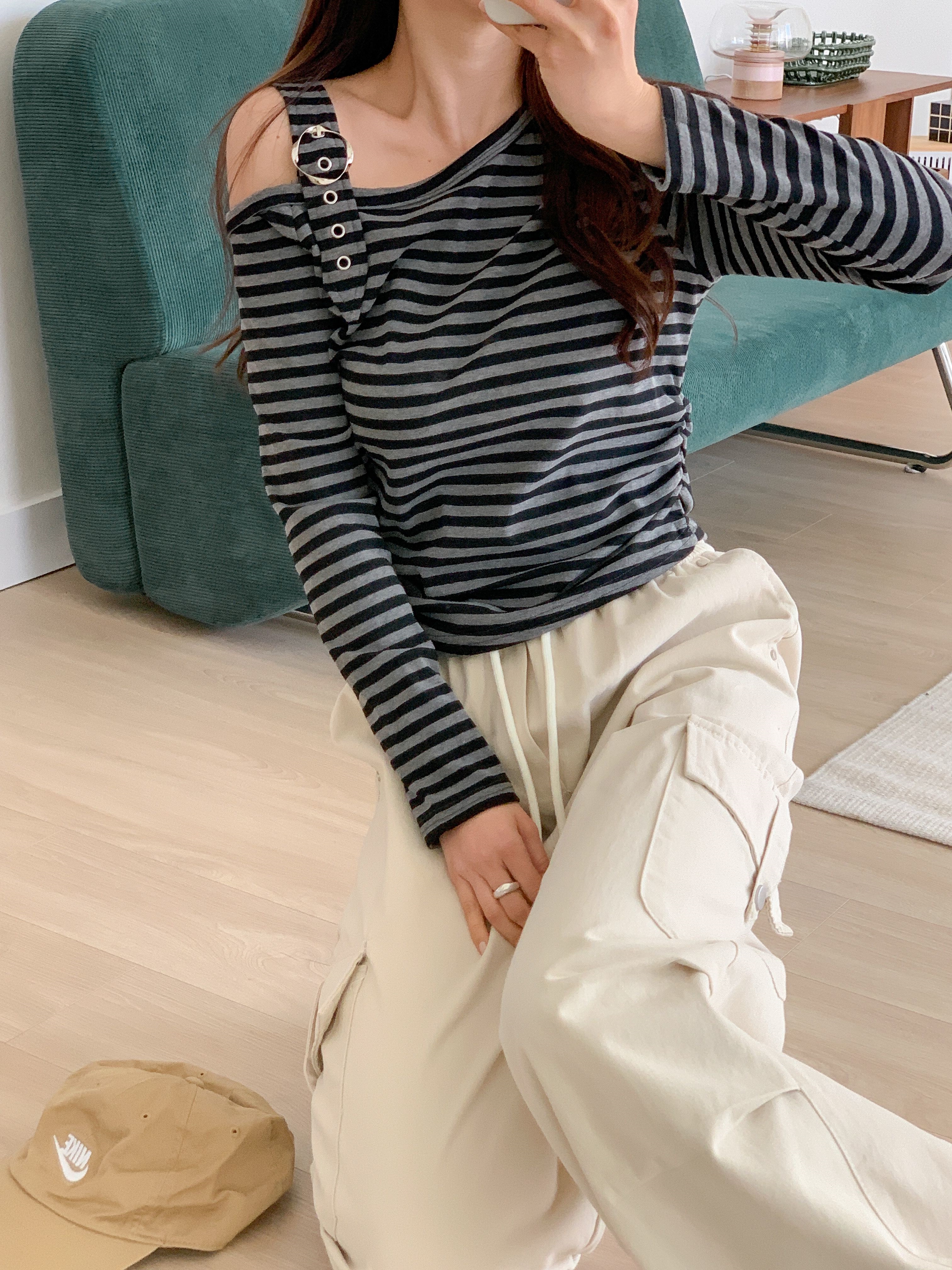 ワンショルダーアンバランスネックバックルシャーリングルーズ長袖ボーダーTシャツ | 詳細画像7