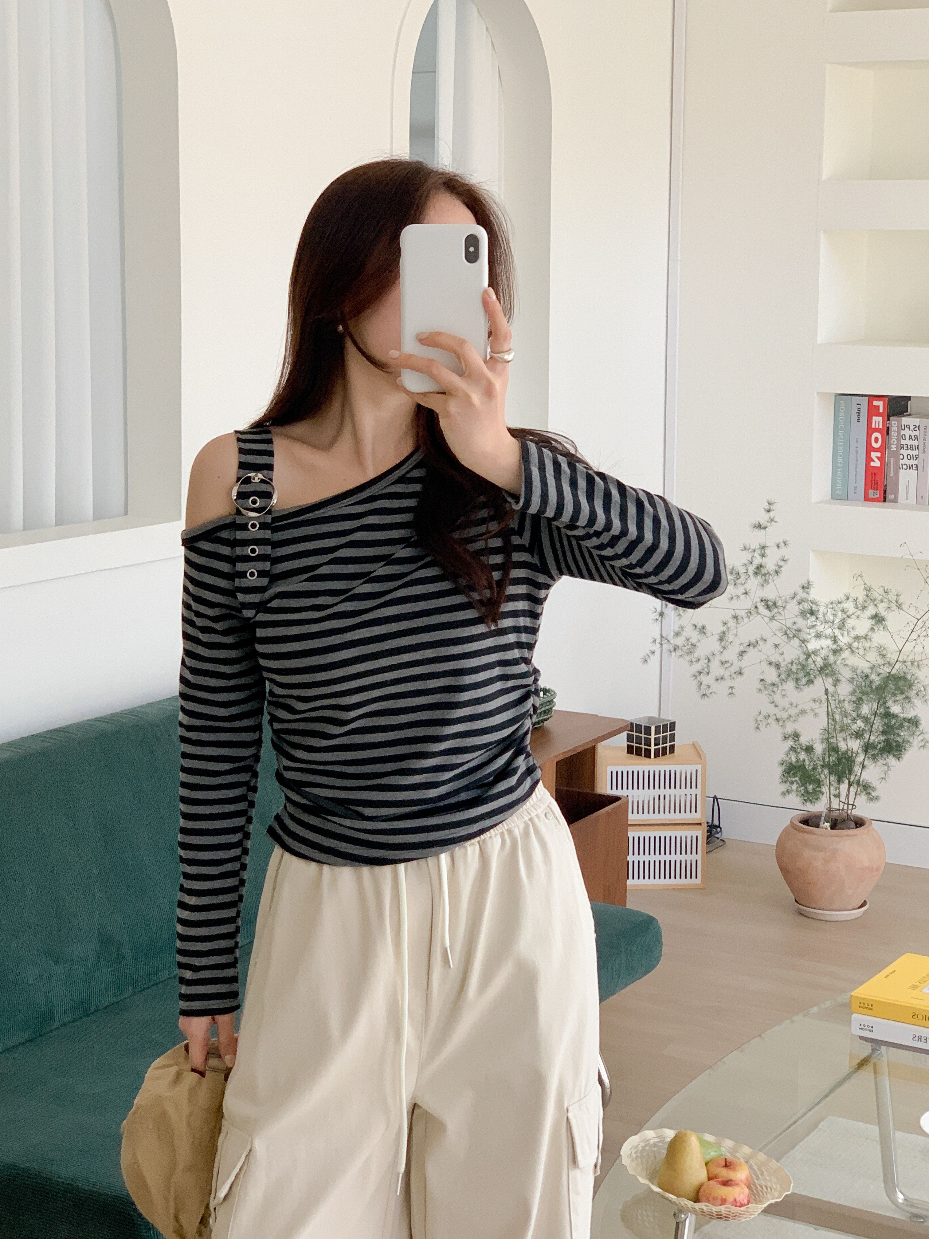 ワンショルダーアンバランスネックバックルシャーリングルーズ長袖ボーダーTシャツ | 詳細画像13