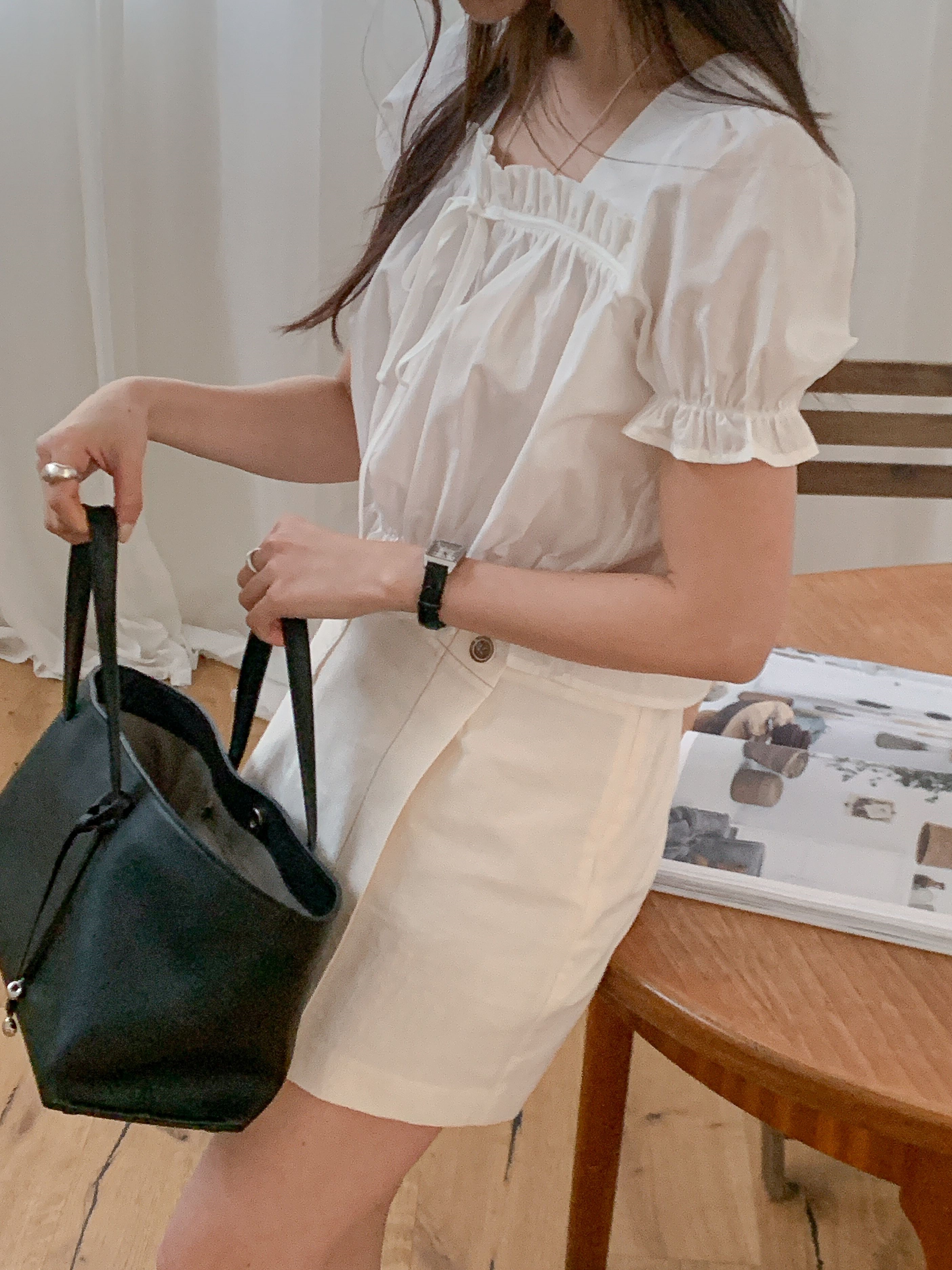 リボンスクエアネックシャーリングフリルパフスリーブクロップド半袖無地ブラウス | 詳細画像13