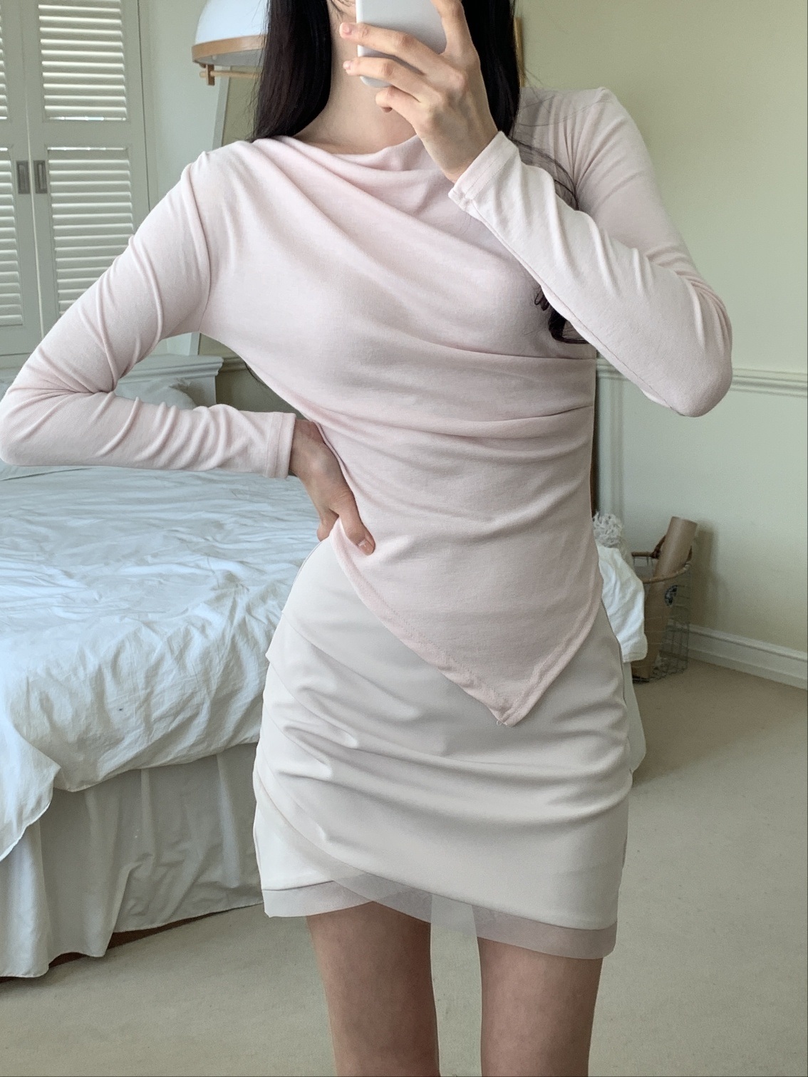 ドレープオフショルダーアンバランスネックスリム長袖ダイアゴナル無地Tシャツ | 詳細画像20