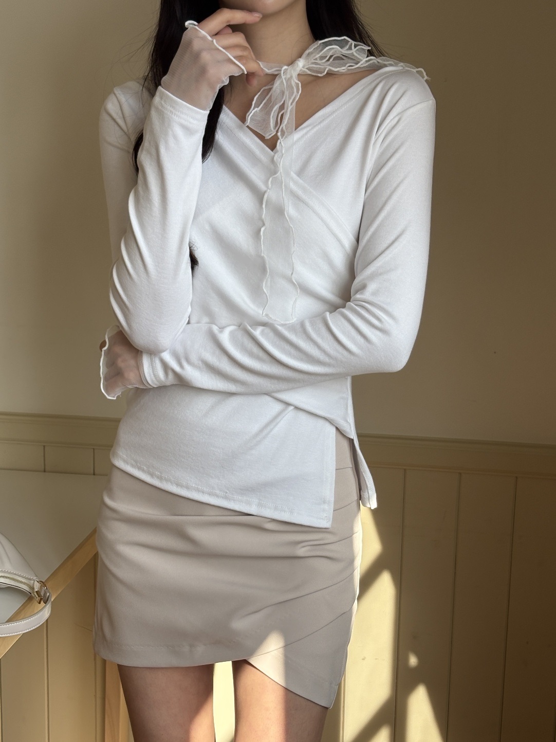 コンビVネックスリットスリムベルスリーブカシュクールアンバランス長袖ギャザーダイアゴナル無地Tシャツストラップ付 | 詳細画像10