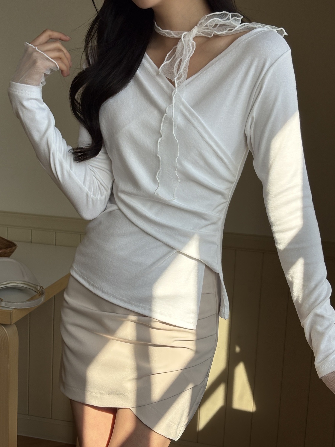 コンビVネックスリットスリムベルスリーブカシュクールアンバランス長袖ギャザーダイアゴナル無地Tシャツストラップ付 | 詳細画像11