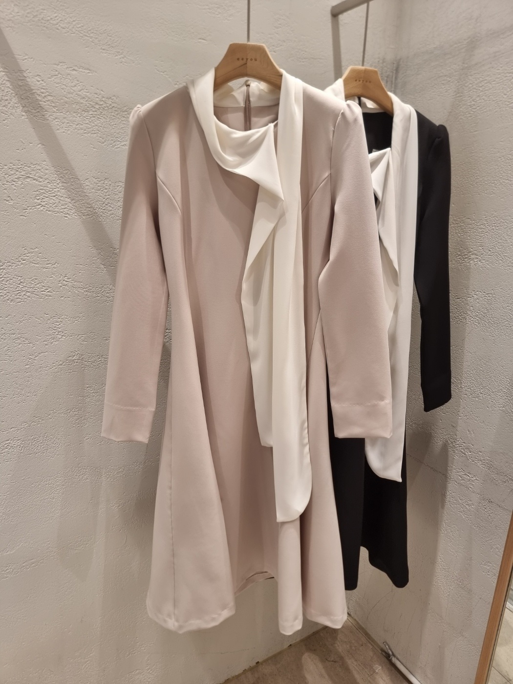 肩パッドラインHライン長袖フレアAラインスカーフネックヒドゥンジッパー配色ワンピース | 詳細画像21