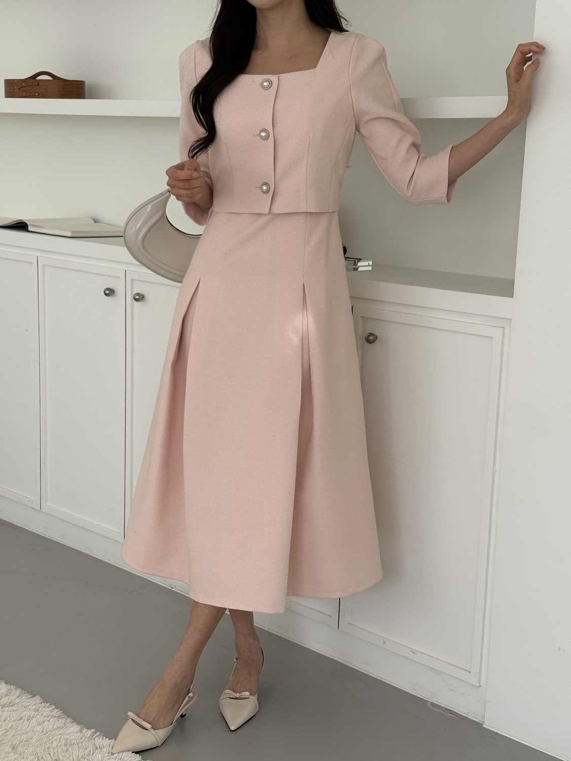 ジップアップスクエアネックピンタックパール調ボタンラインレイヤード風ロング7分袖ビジューボタンフレア無地ワンピース | 詳細画像13