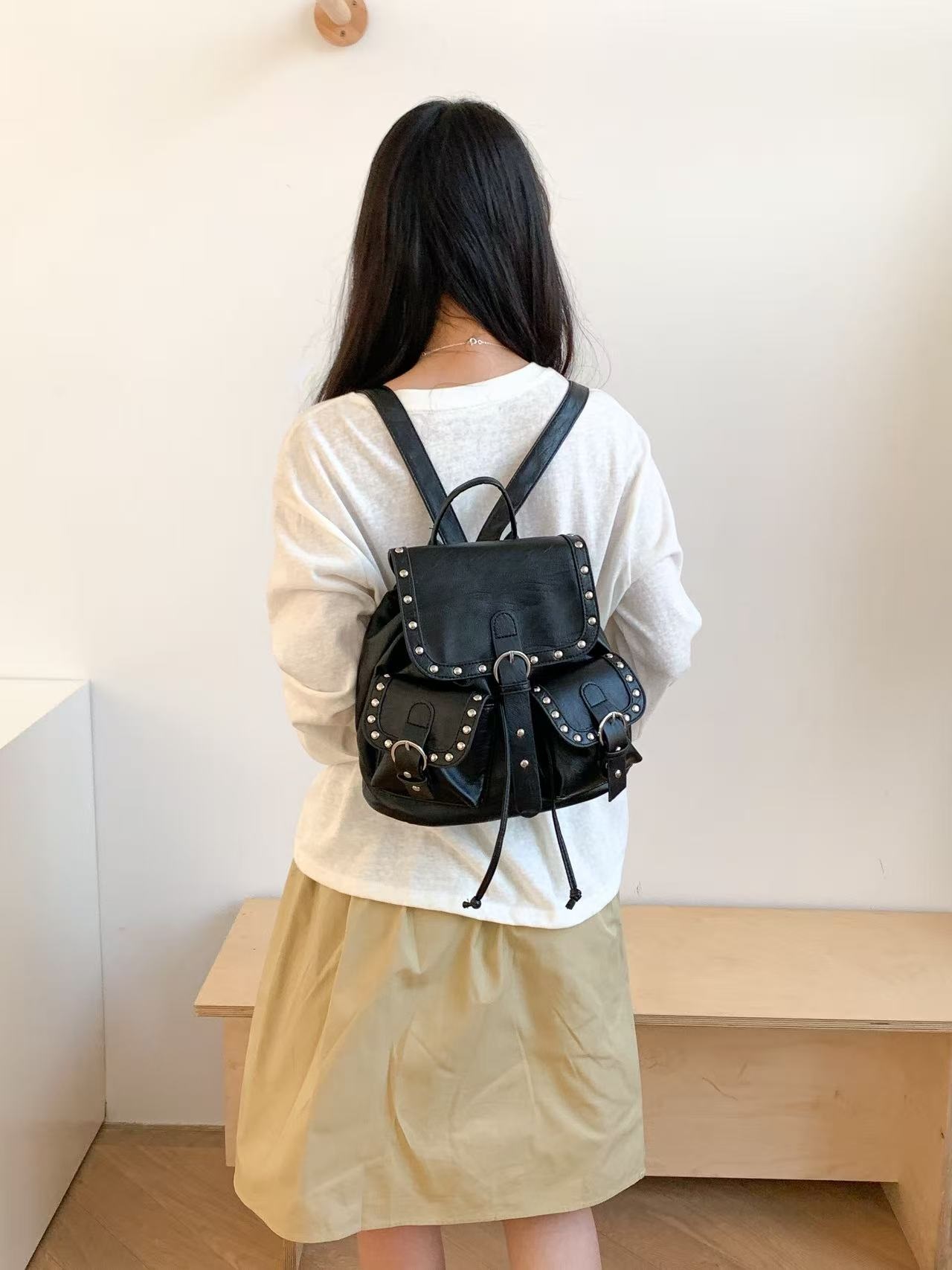 レザー調バックルドローストリングポケットスタッズマグネットボタンバックパック | 詳細画像7