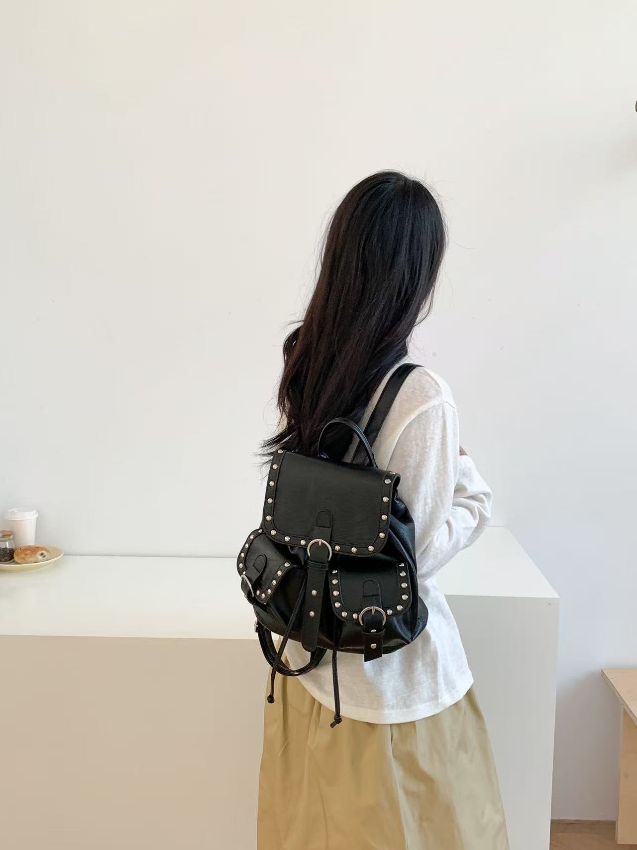 レザー調バックルドローストリングポケットスタッズマグネットボタンバックパック | 詳細画像8