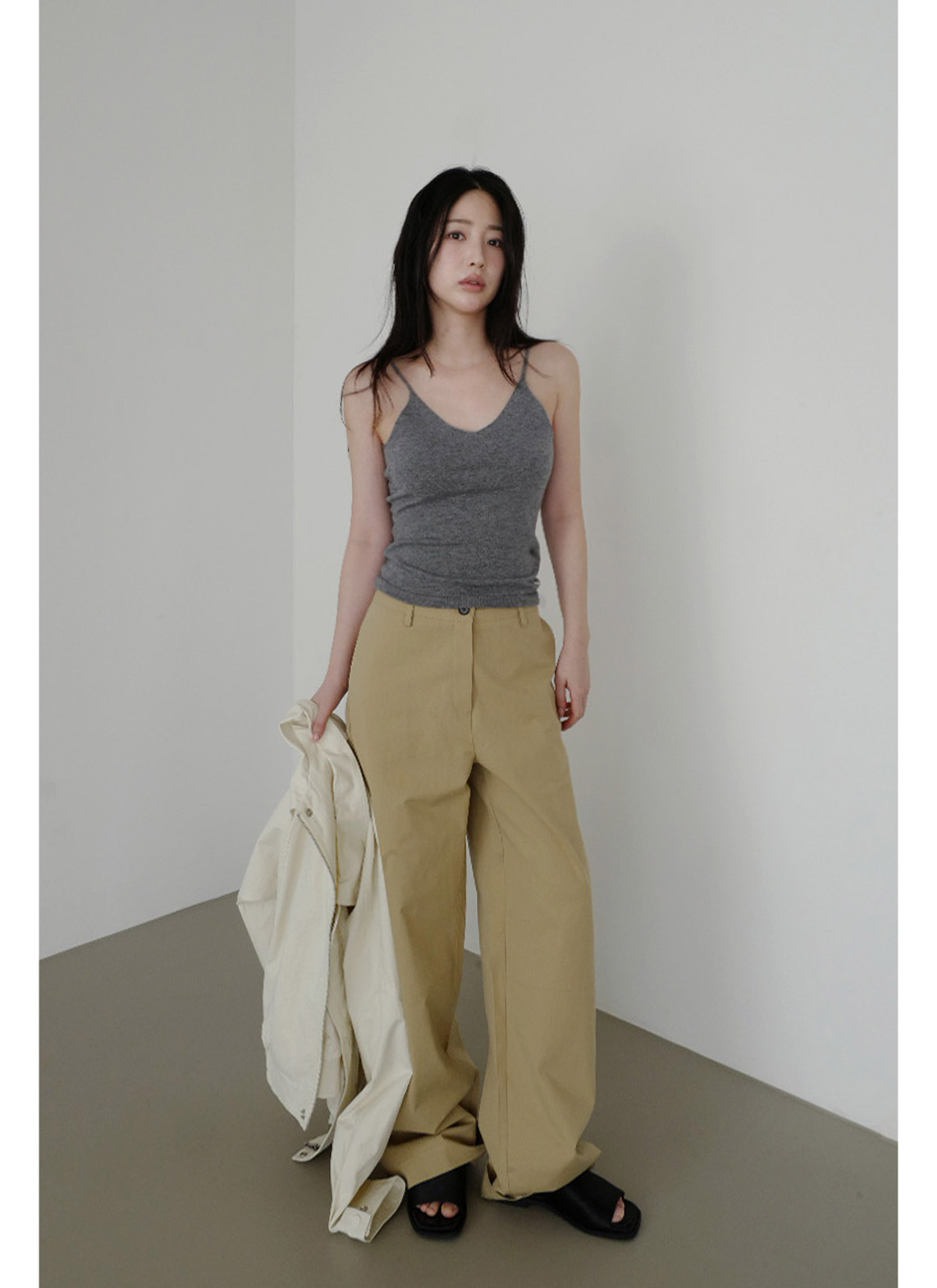 アクリルVネックスリム無地ビスチェオールシーズン | 詳細画像2