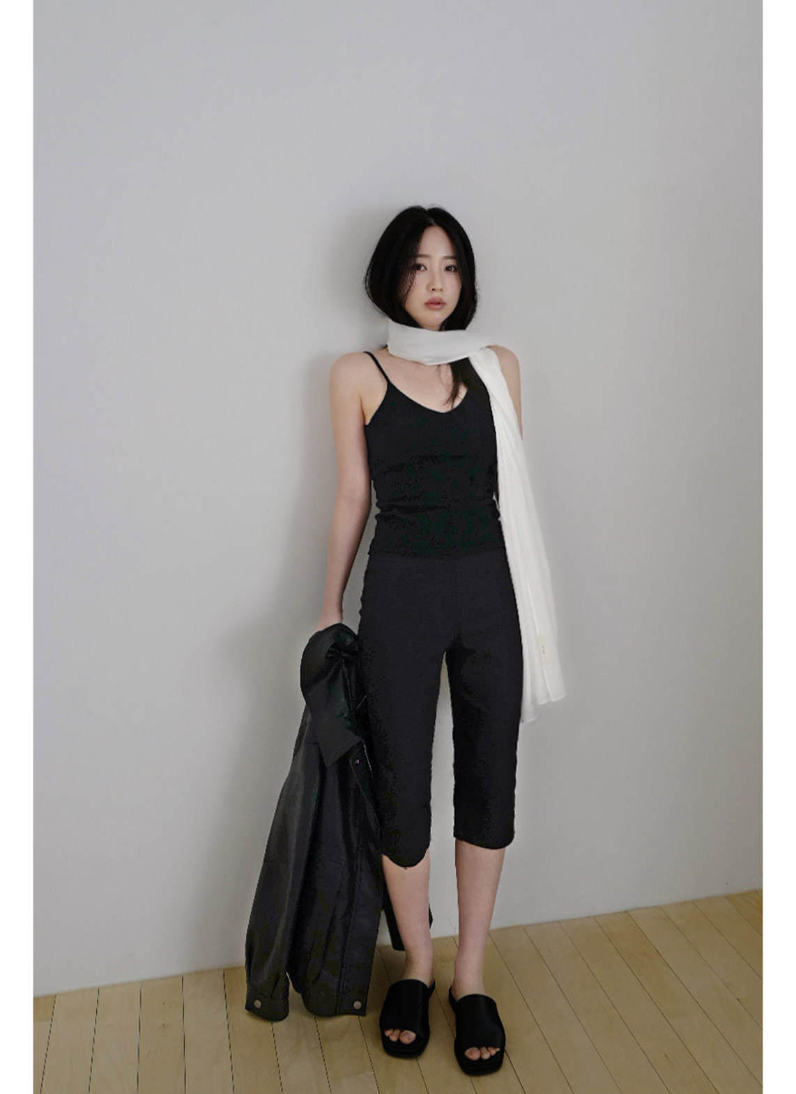 アクリルVネックスリム無地ビスチェオールシーズン | 詳細画像18