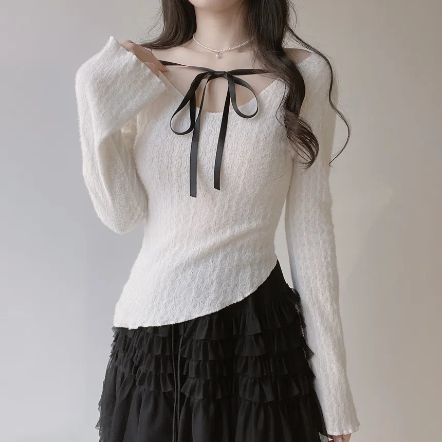 Vネックリボンアンバランス長袖オフショルダーTシャツ | mirangmirang | 詳細画像3