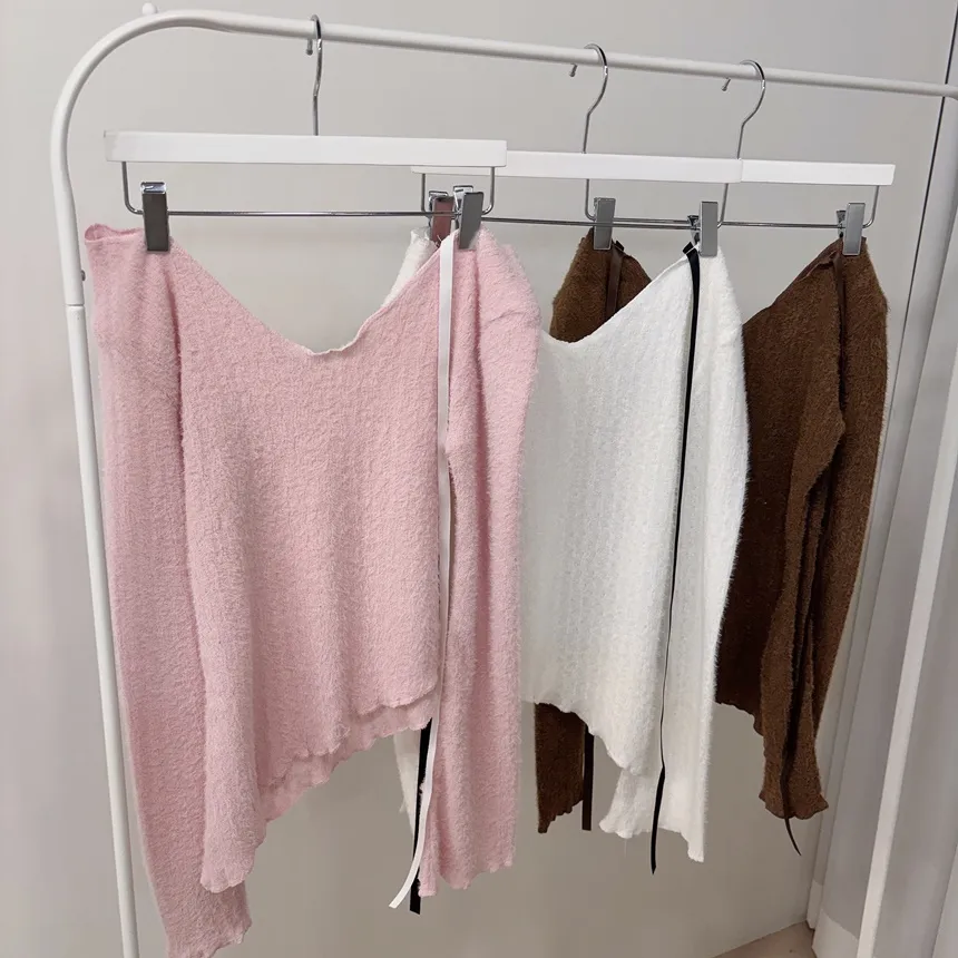 Vネックリボンアンバランス長袖オフショルダーTシャツ | mirangmirang | 詳細画像16