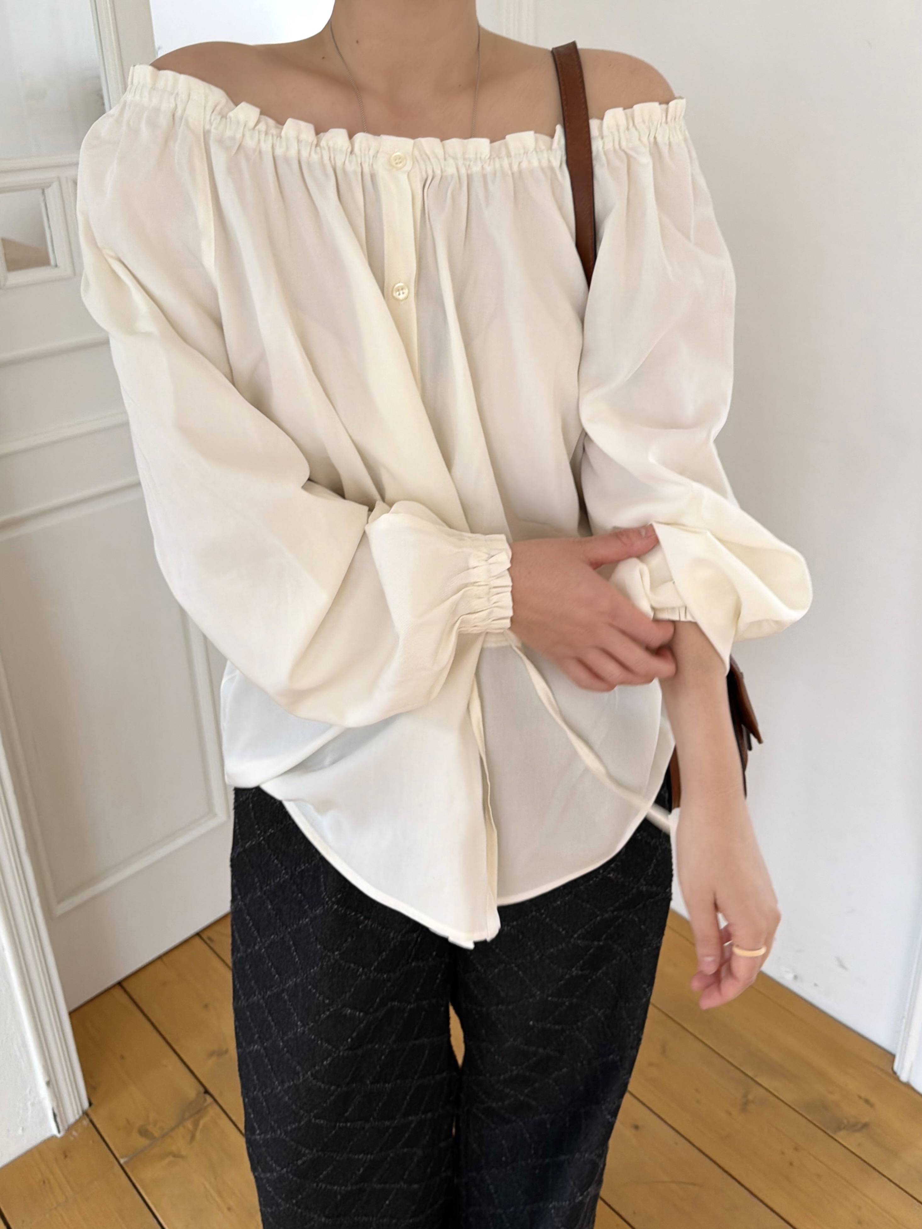 ベーシック長袖ギャザーブラウス | 詳細画像2