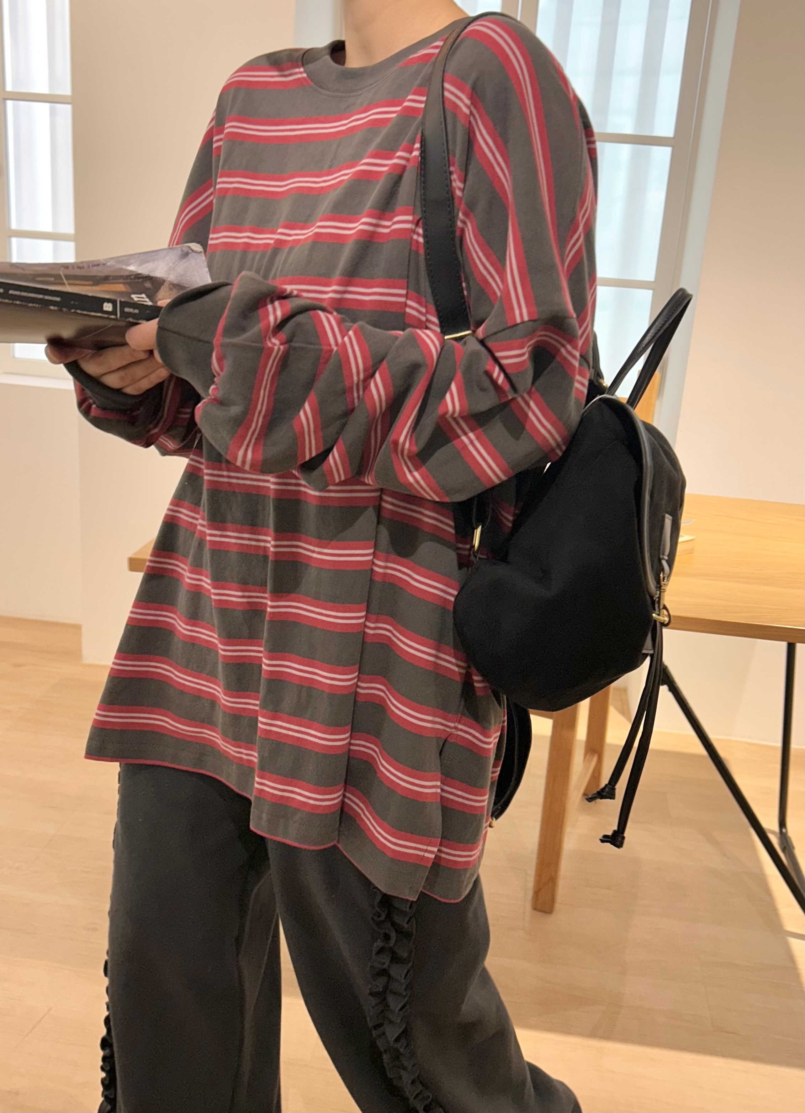 コットンラウンドネックベーシックボクシールーズ長袖ボーダー配色Tシャツ | 詳細画像18