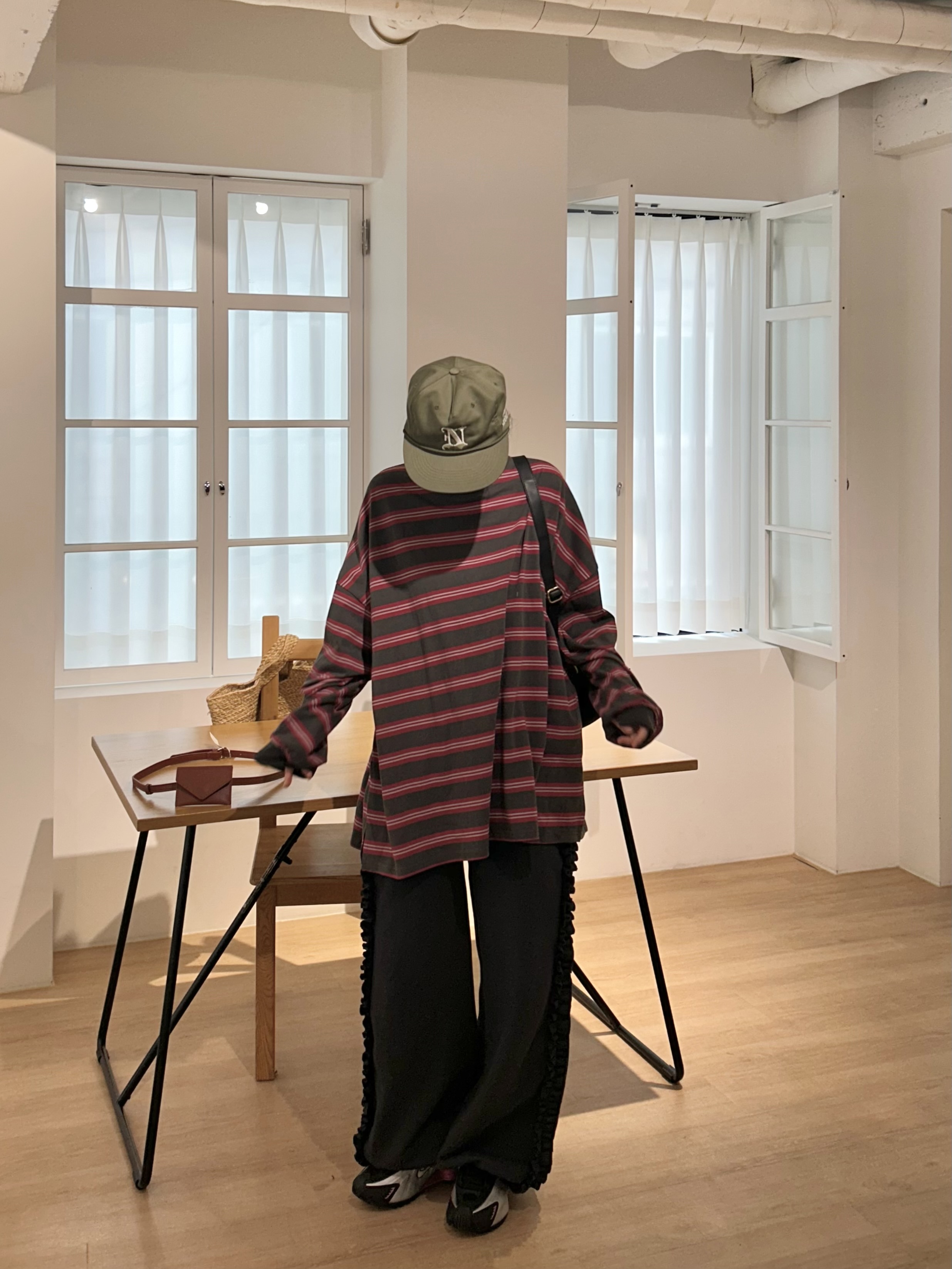 コットンラウンドネックベーシックボクシールーズ長袖ボーダー配色Tシャツ | 詳細画像17