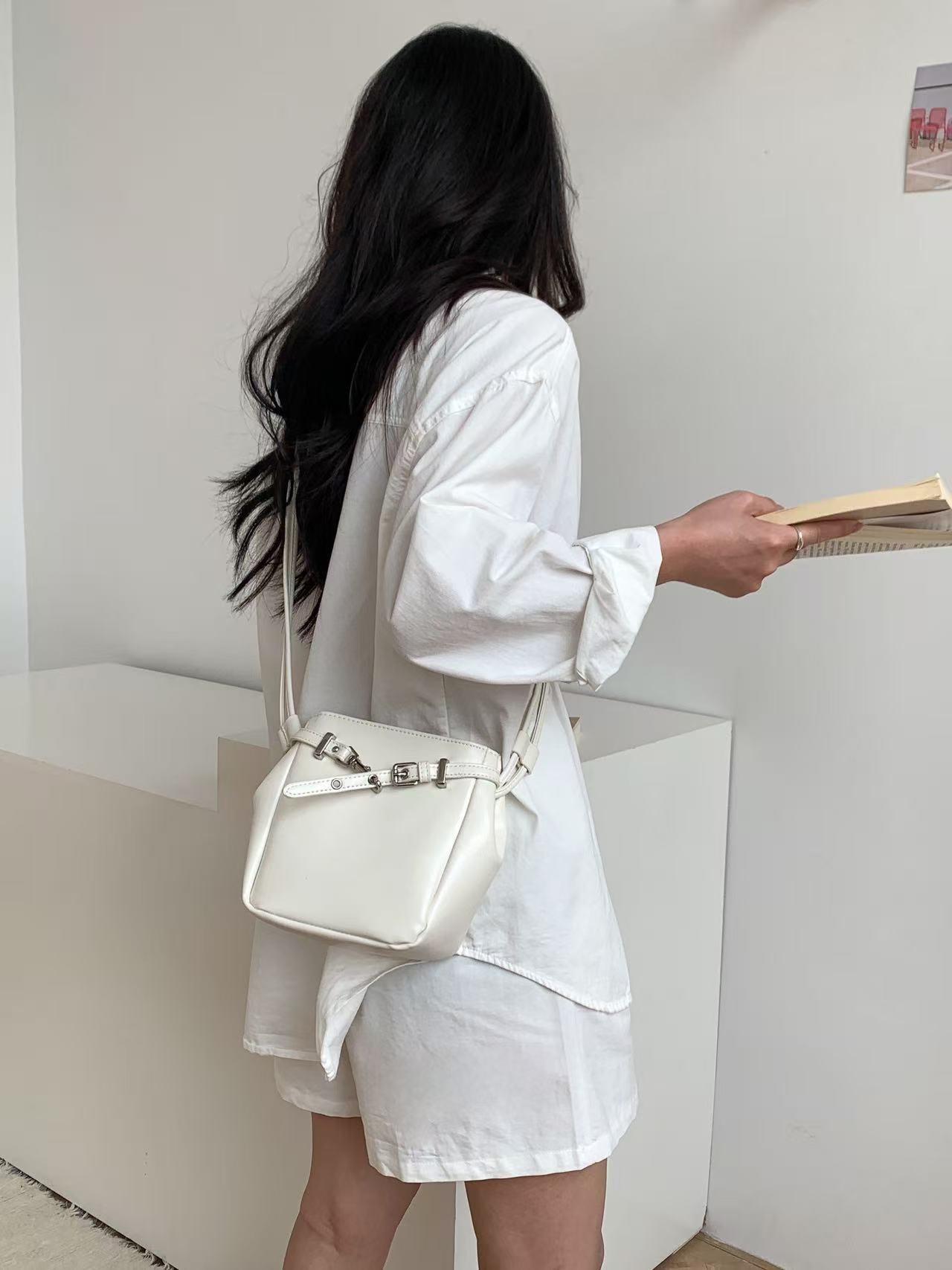 レザー調ショルダーバッグ | 詳細画像2