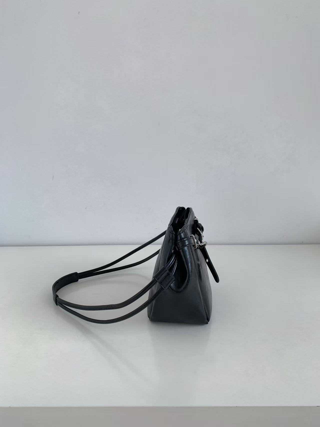 レザー調ショルダーバッグ | 詳細画像12