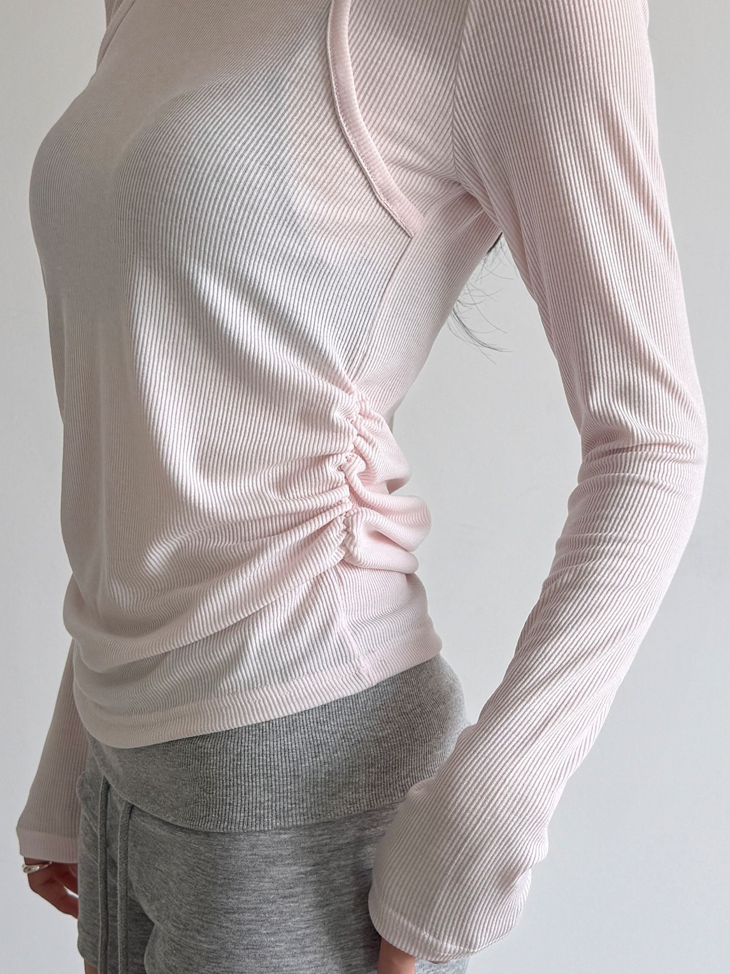 ホルターネックベーシックスリムレイヤード風長袖配色Tシャツ | 詳細画像9