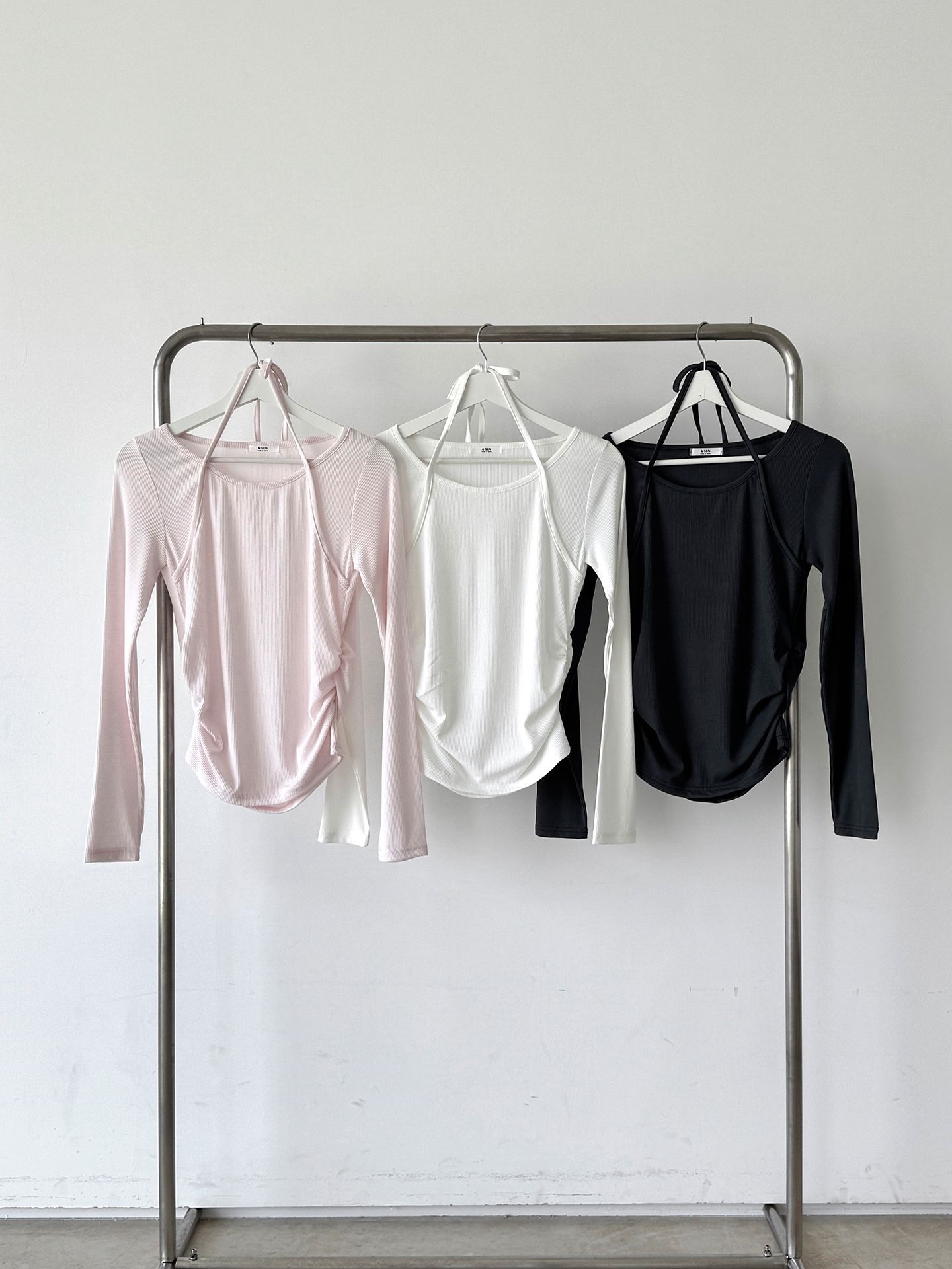 ホルターネックベーシックスリムレイヤード風長袖配色Tシャツ | 詳細画像14