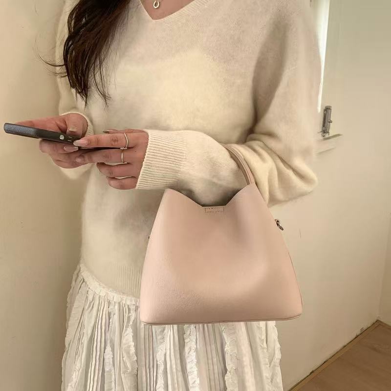 レザー調トートバッグショルダーバッグストラップ付ポーチ付 | 詳細画像3