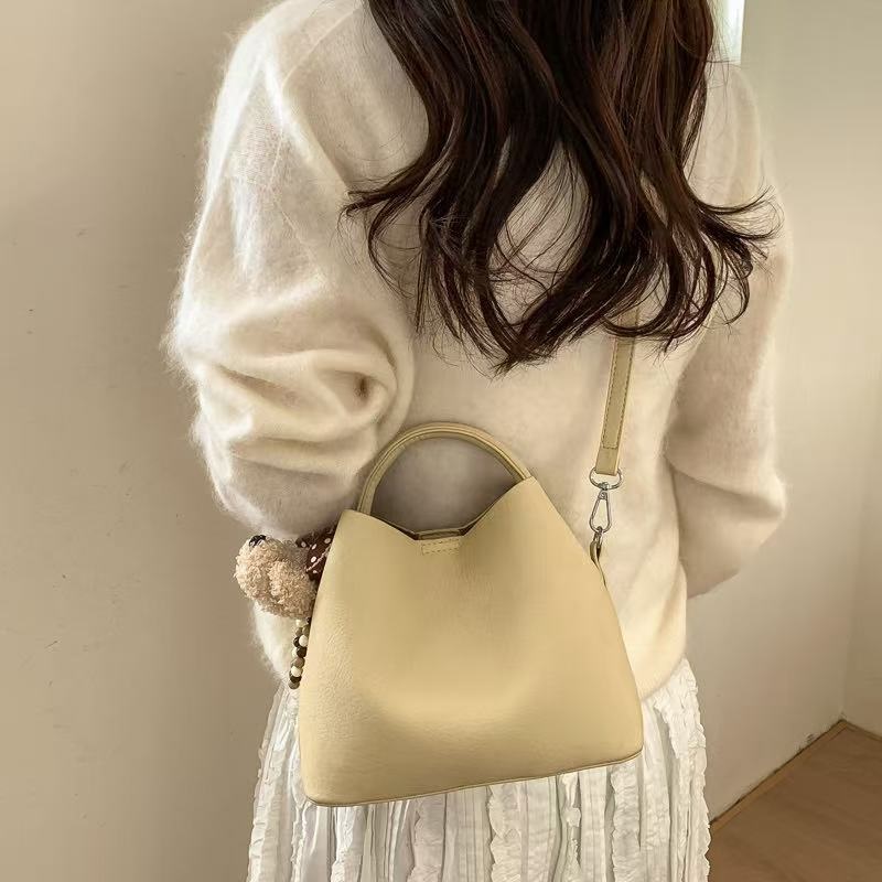 レザー調トートバッグショルダーバッグストラップ付ポーチ付 | 詳細画像4