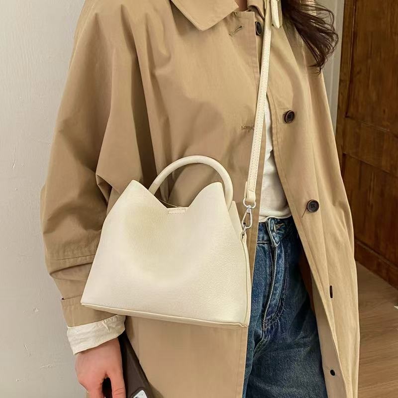 レザー調トートバッグショルダーバッグストラップ付ポーチ付 | 詳細画像5