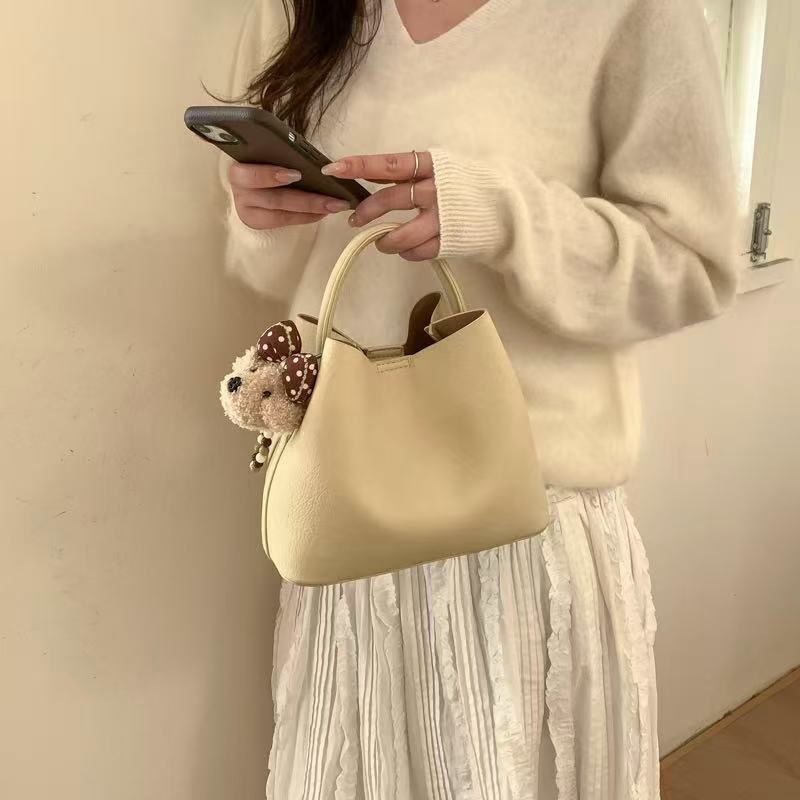 レザー調トートバッグショルダーバッグストラップ付ポーチ付 | 詳細画像9