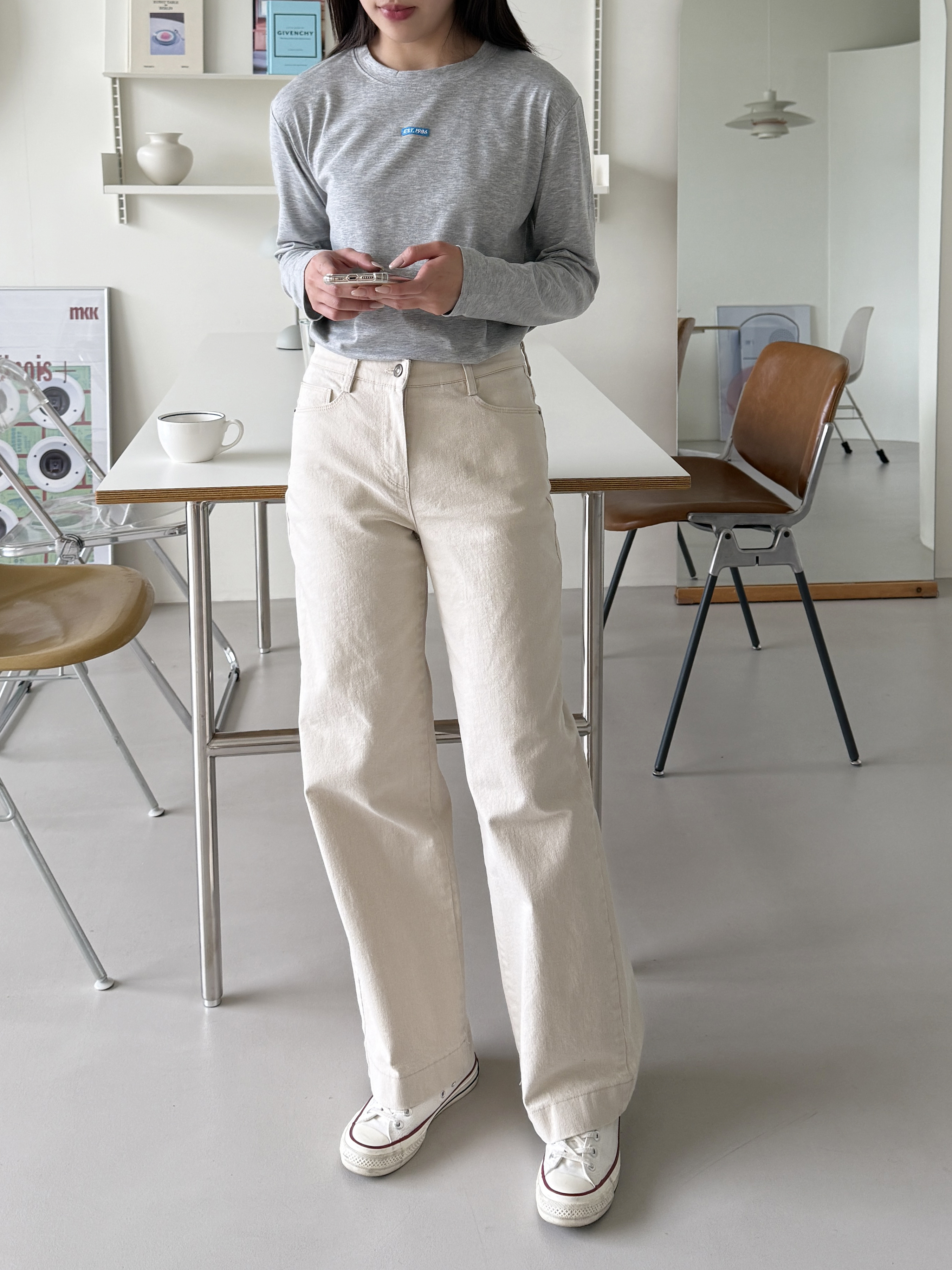 コットンラウンドネックベーシック長袖ロゴTシャツ | 詳細画像9