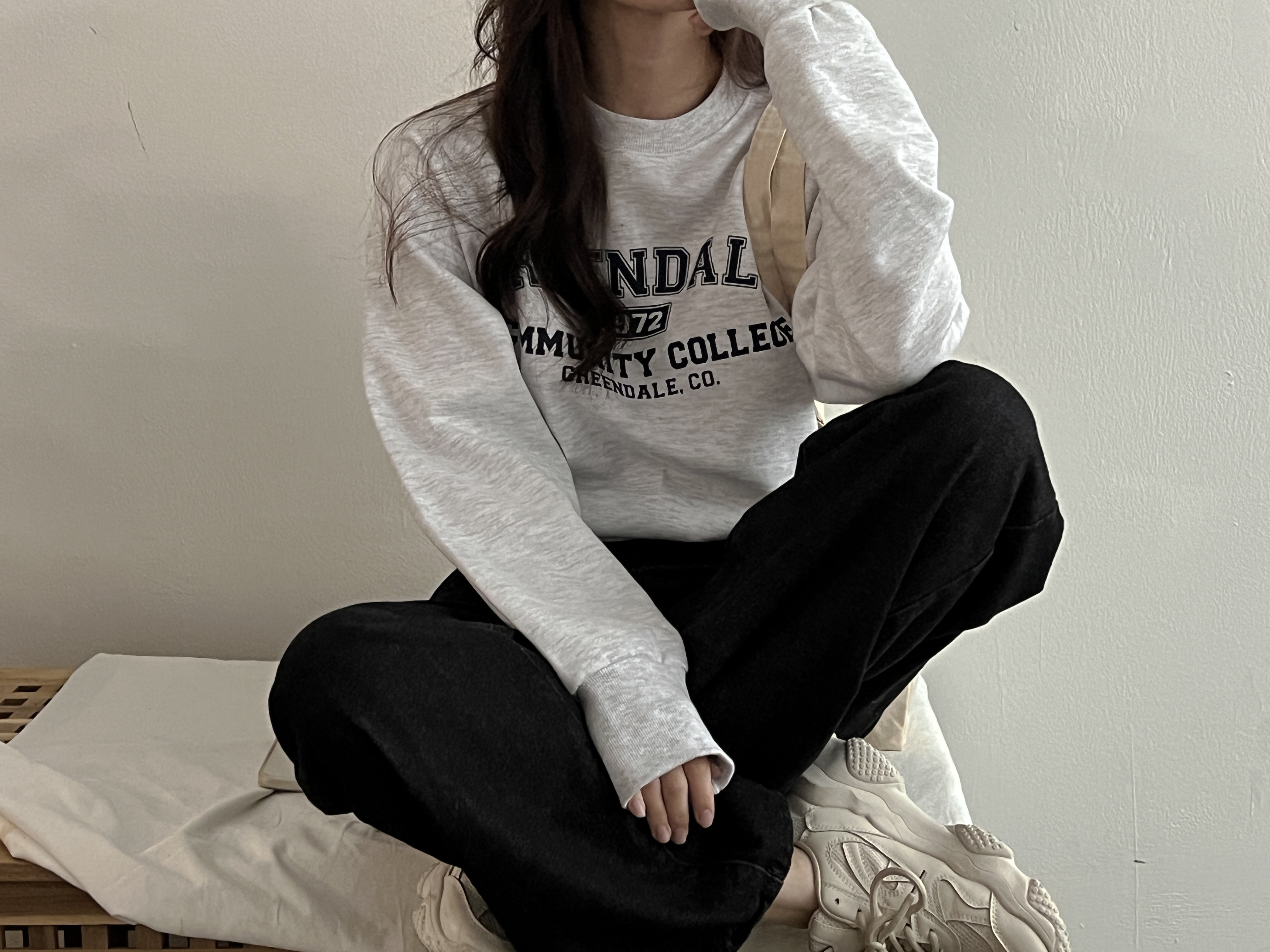 ラウンドネックベーシック長袖ロゴスウェット | 詳細画像2