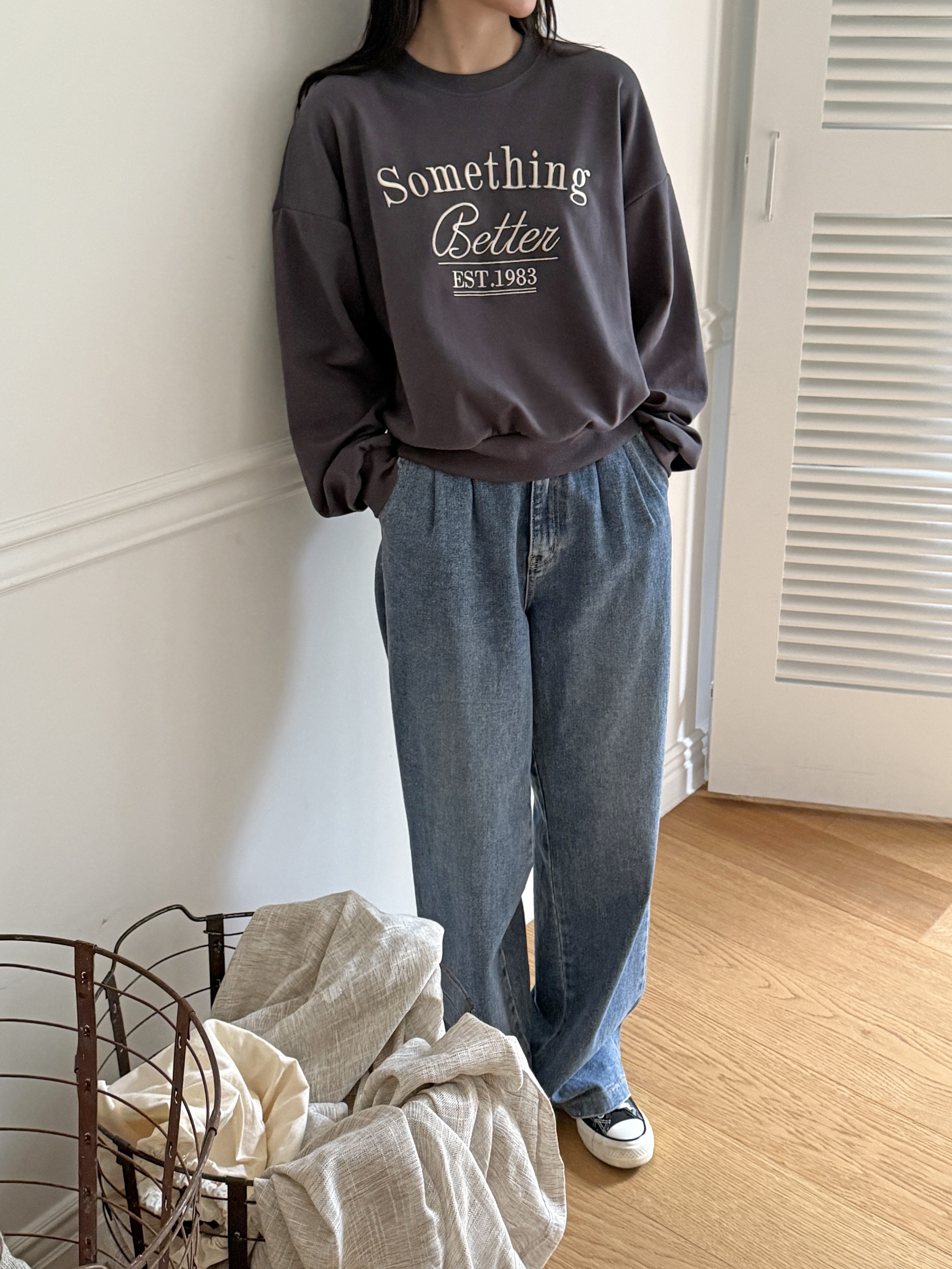 ラウンドネックベーシック長袖刺繍ロゴスウェット | 詳細画像6