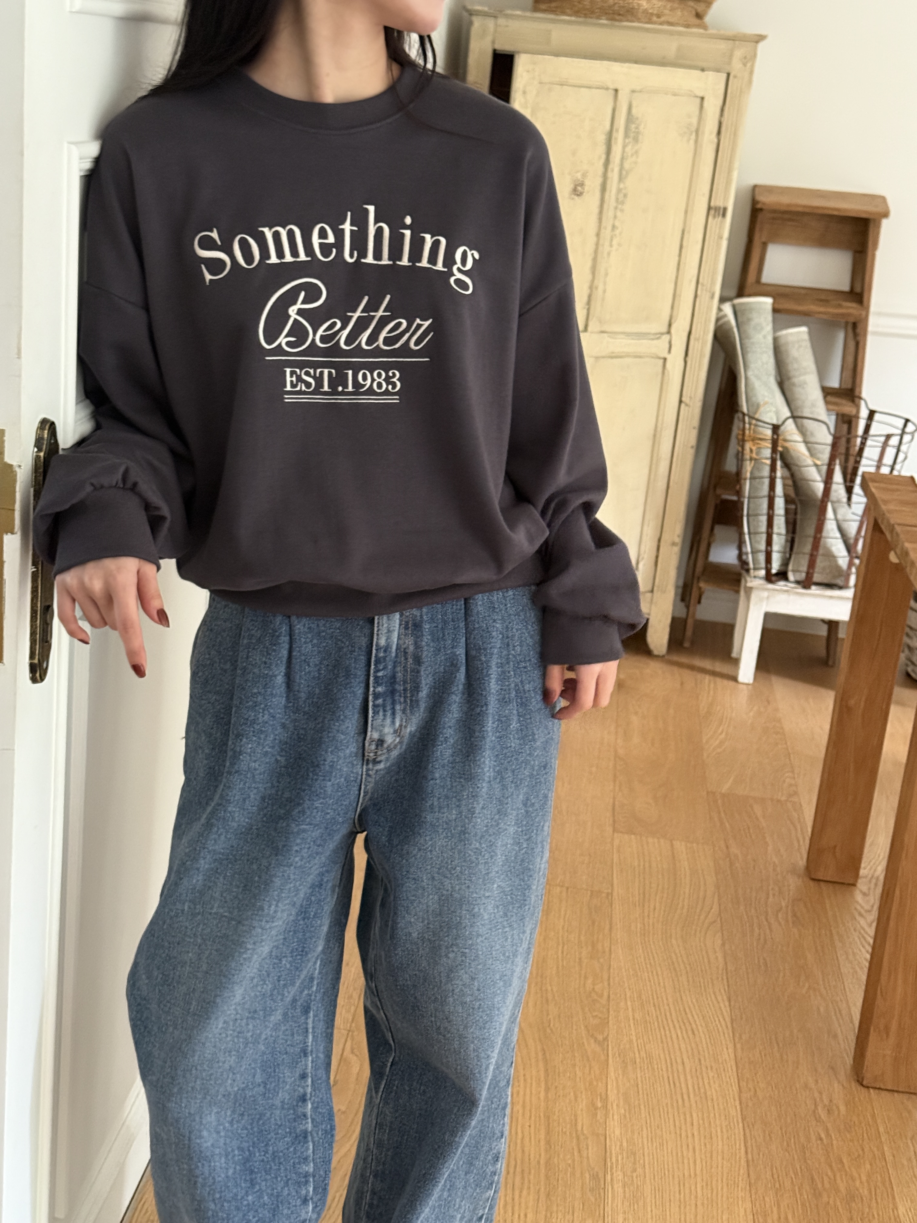 ラウンドネックベーシック長袖刺繍ロゴスウェット | 詳細画像9