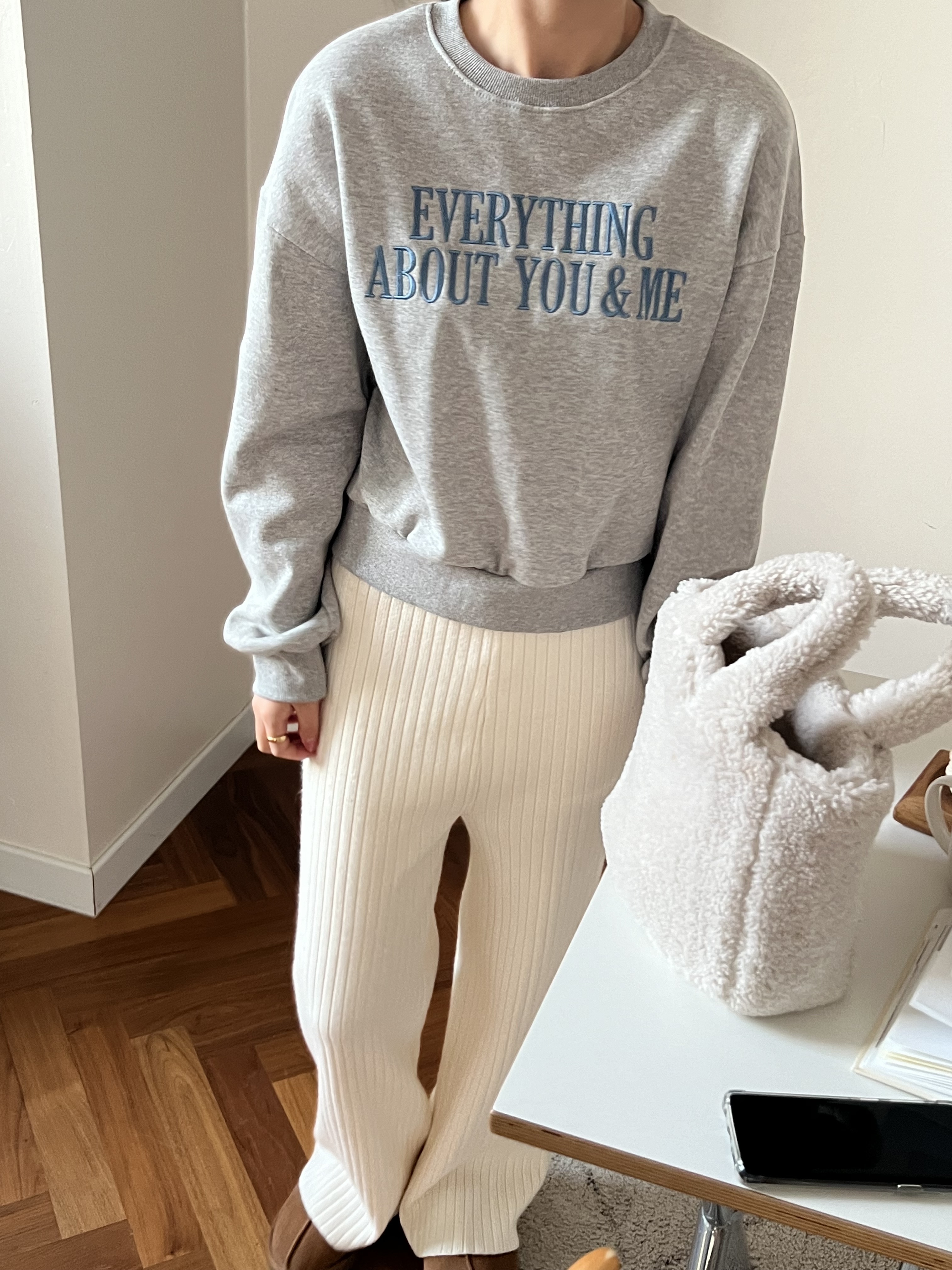 ラウンドネックベーシック長袖刺繍ロゴスウェット | 詳細画像9