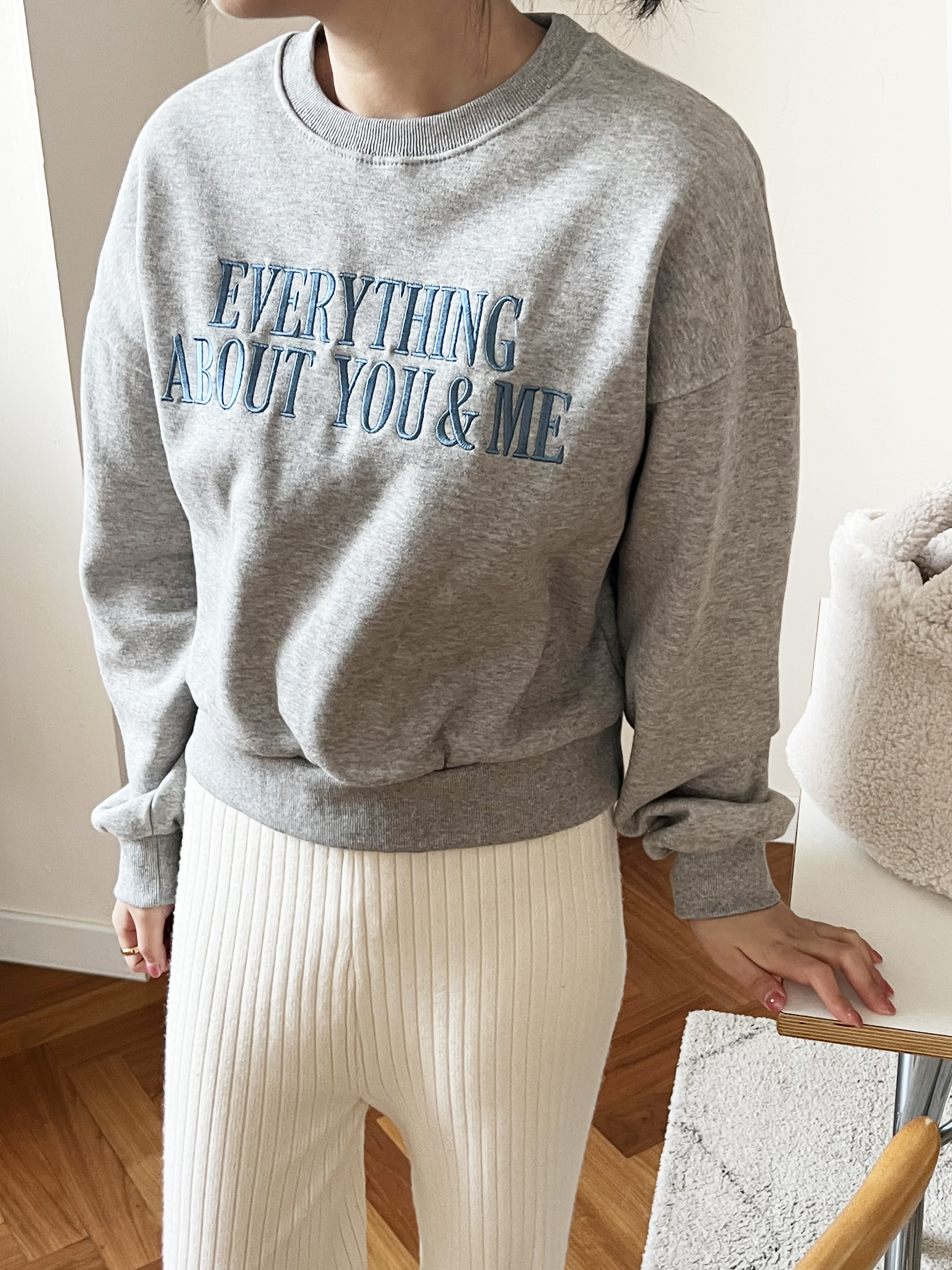 ラウンドネックベーシック長袖刺繍ロゴスウェット | 詳細画像10