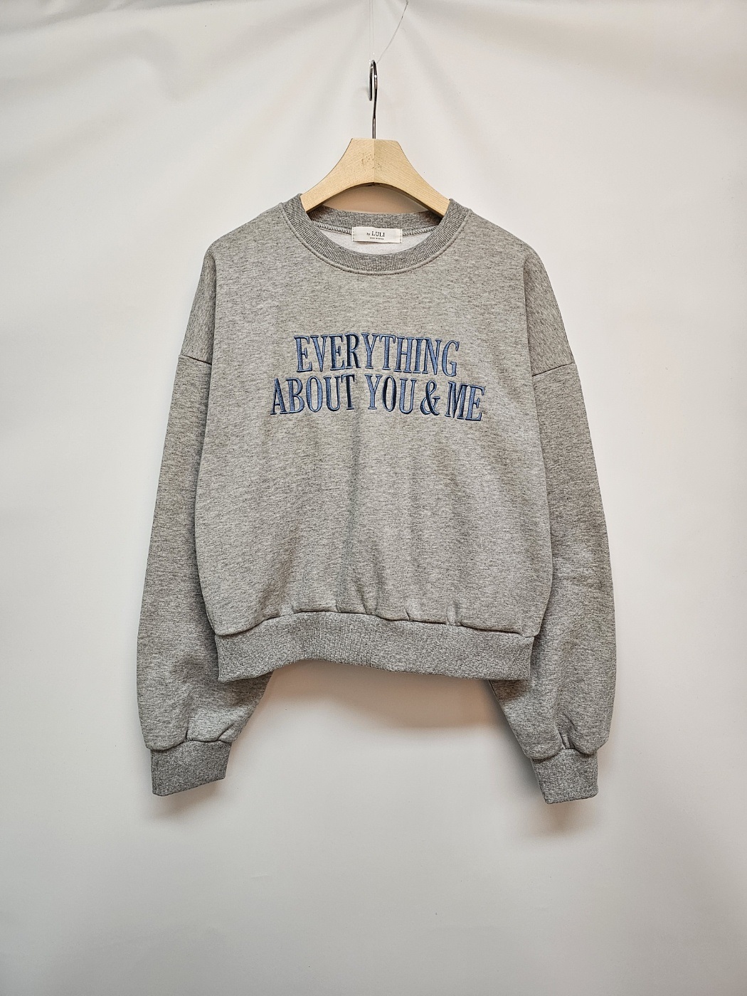 ラウンドネックベーシック長袖刺繍ロゴスウェット | 詳細画像12