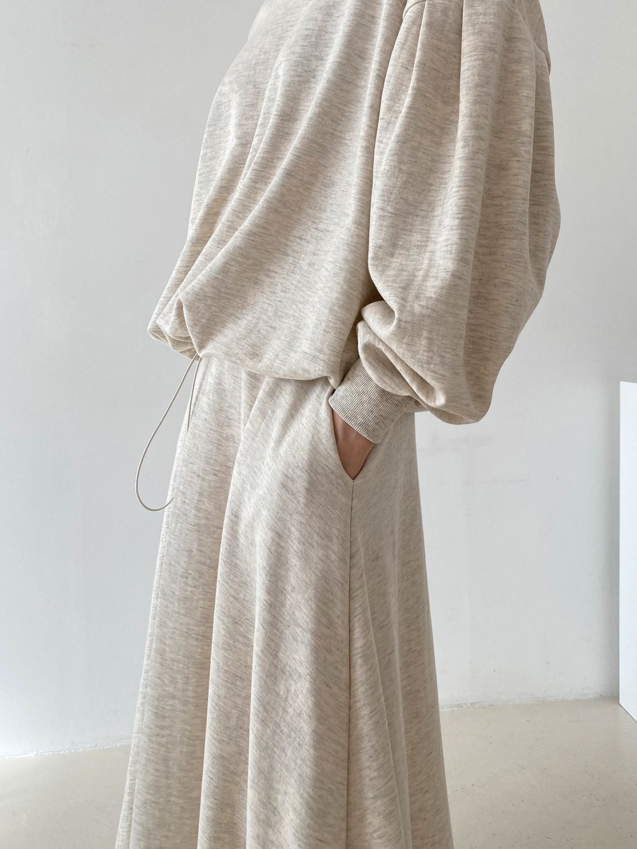 ラウンドネックベーシックウエストゴムロング長袖フレアセットアップスカートスウェットトレーニング | 詳細画像10