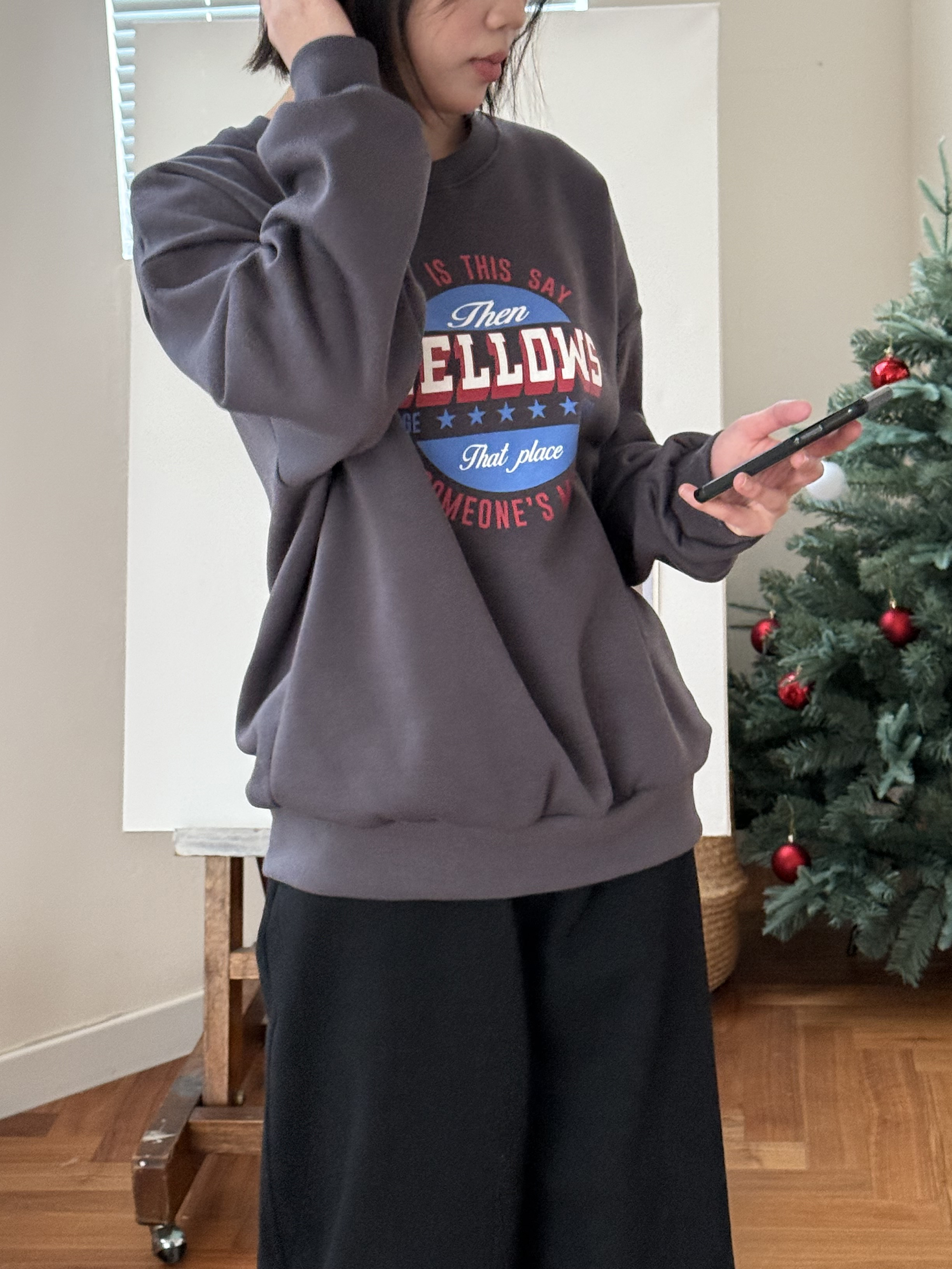 ラウンドネックベーシックルーズ長袖ロゴスウェット | 詳細画像3