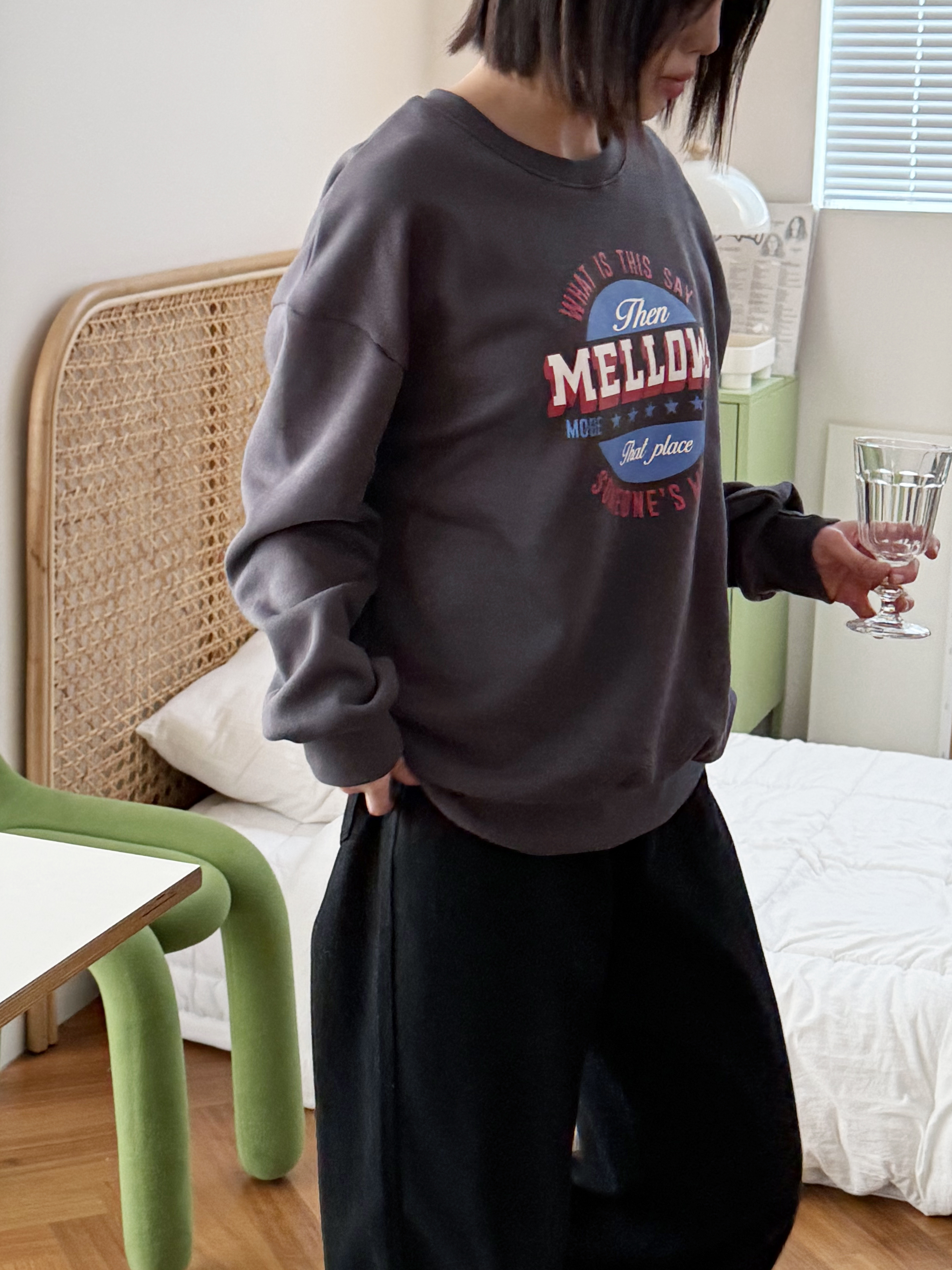 ラウンドネックベーシックルーズ長袖ロゴスウェット | 詳細画像10