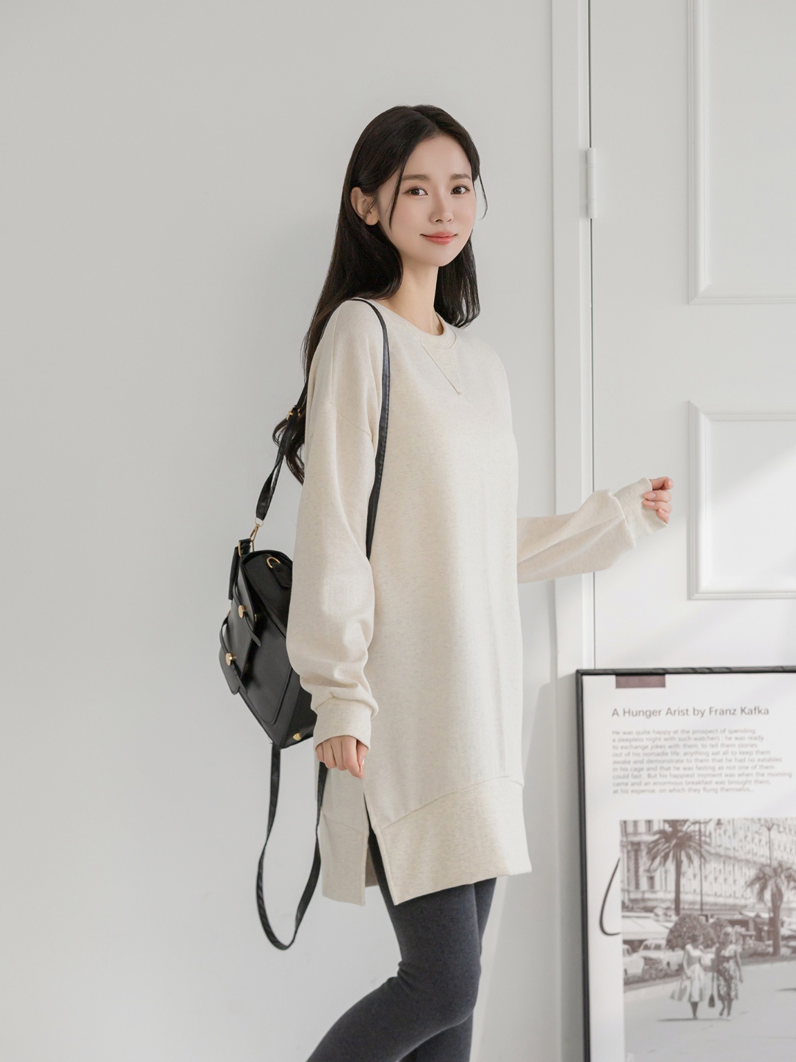 コットンラウンドネックスリットベーシック長袖ミディワンピース | 詳細画像3